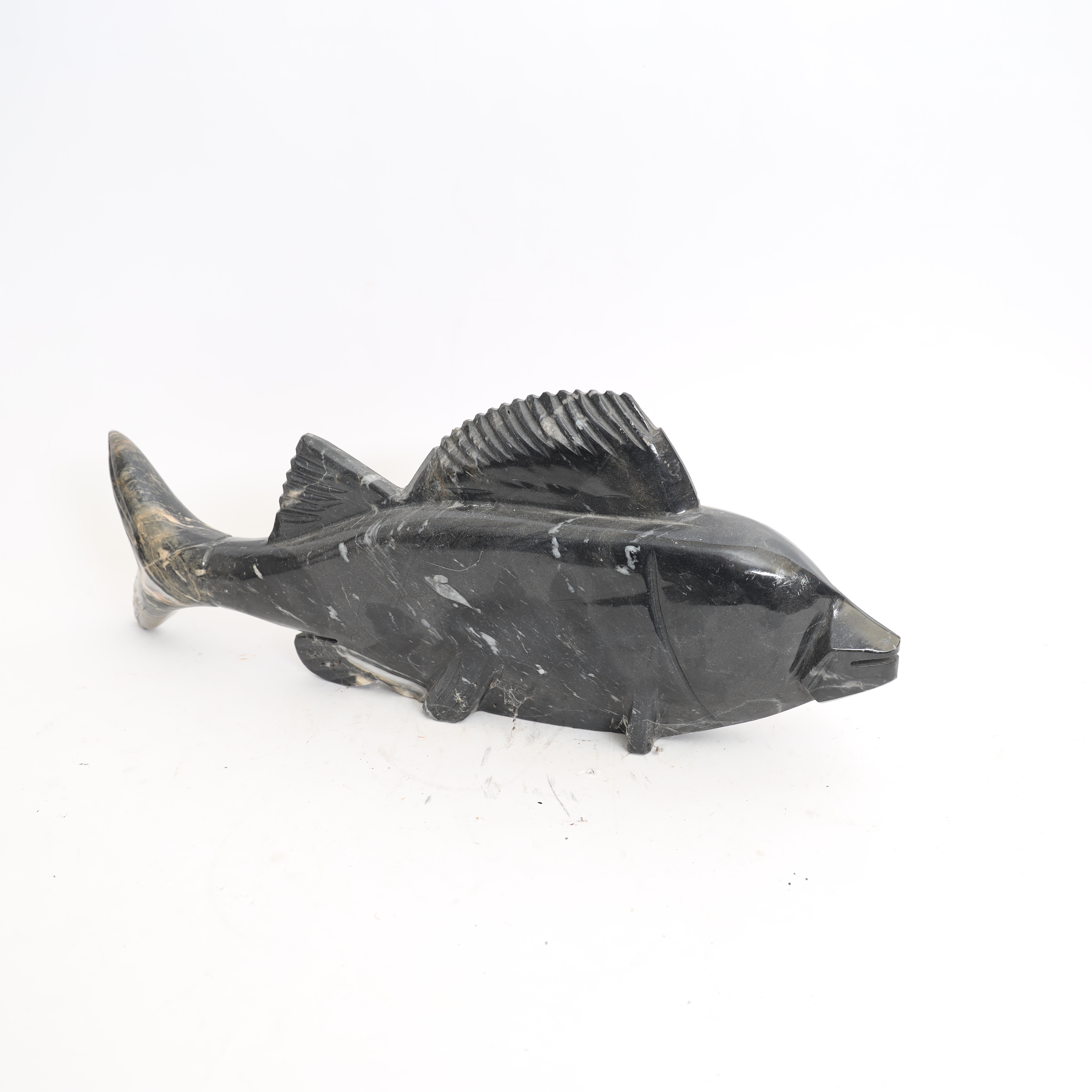 SKULPTUR, föreställande fisk, skulpterad sten, 1900-tal.