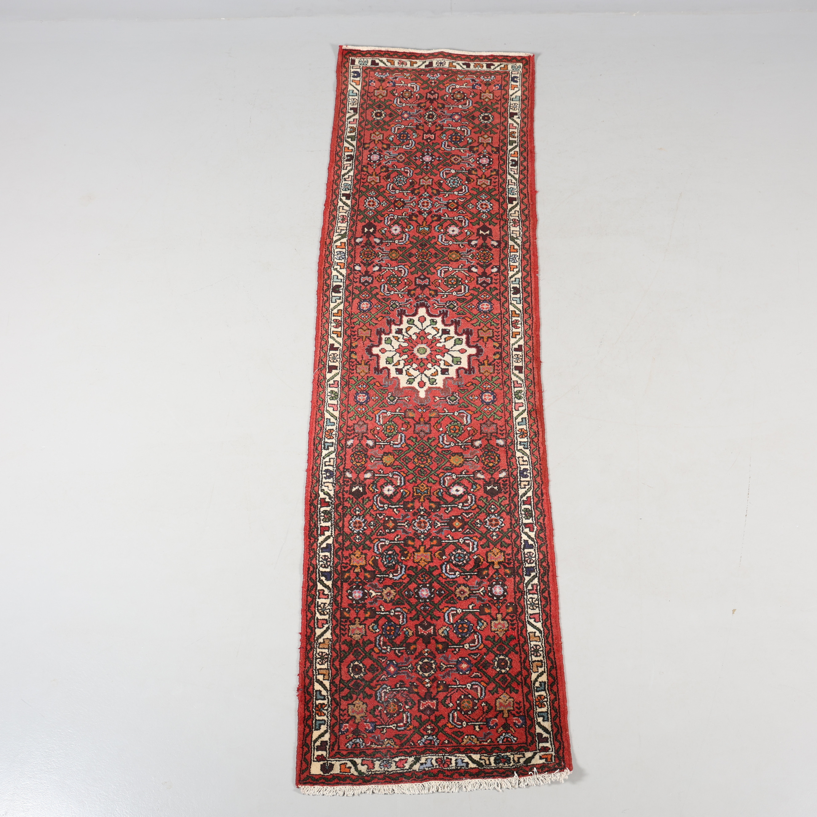 GALLERIMATTA, orientalisk, handknuten, 80x292 cm.
