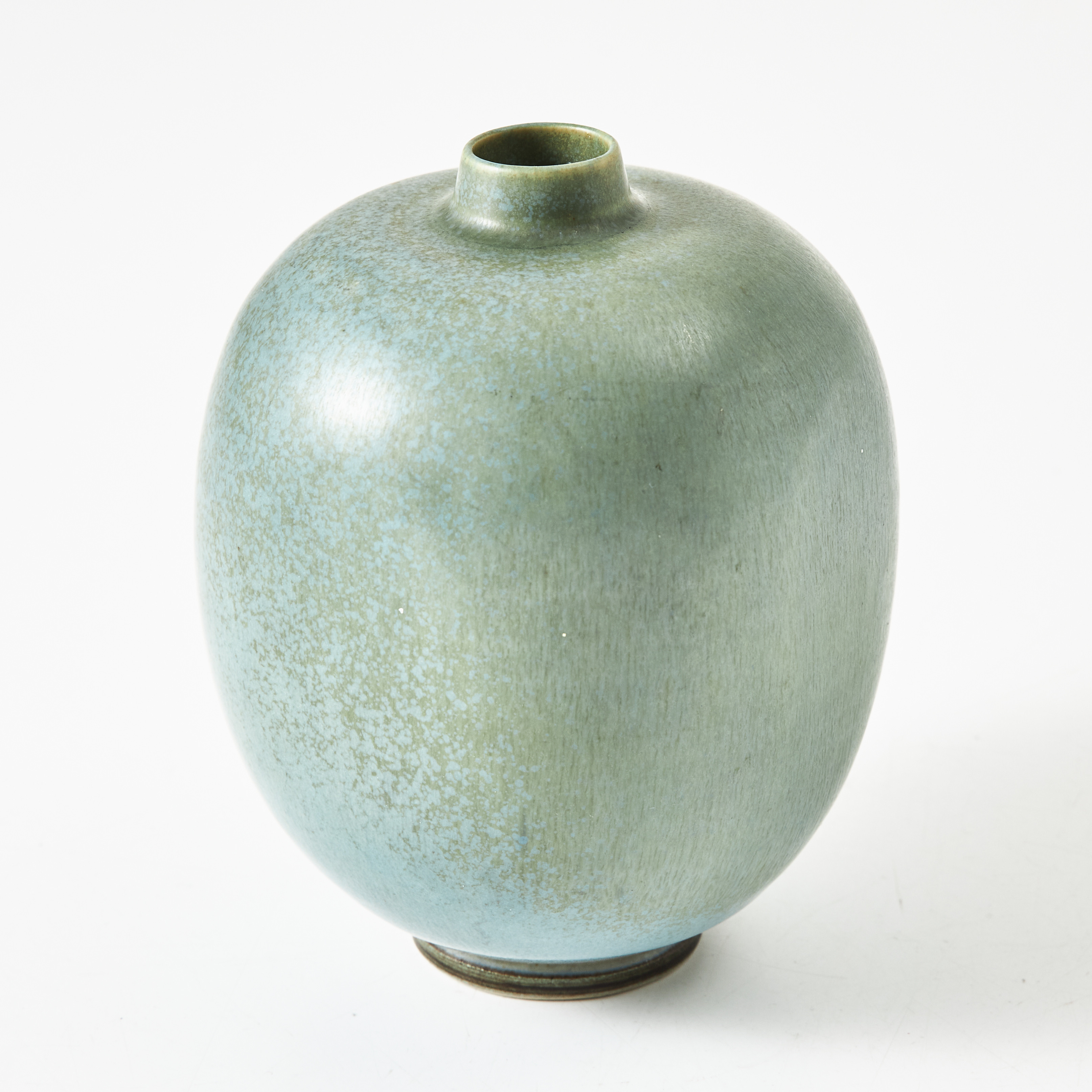 BERNDT FRIBERG. Vas, glaserat stengods, monogramsignerad B.F. samt med Gustavsbergs studiohand, 1944-47.