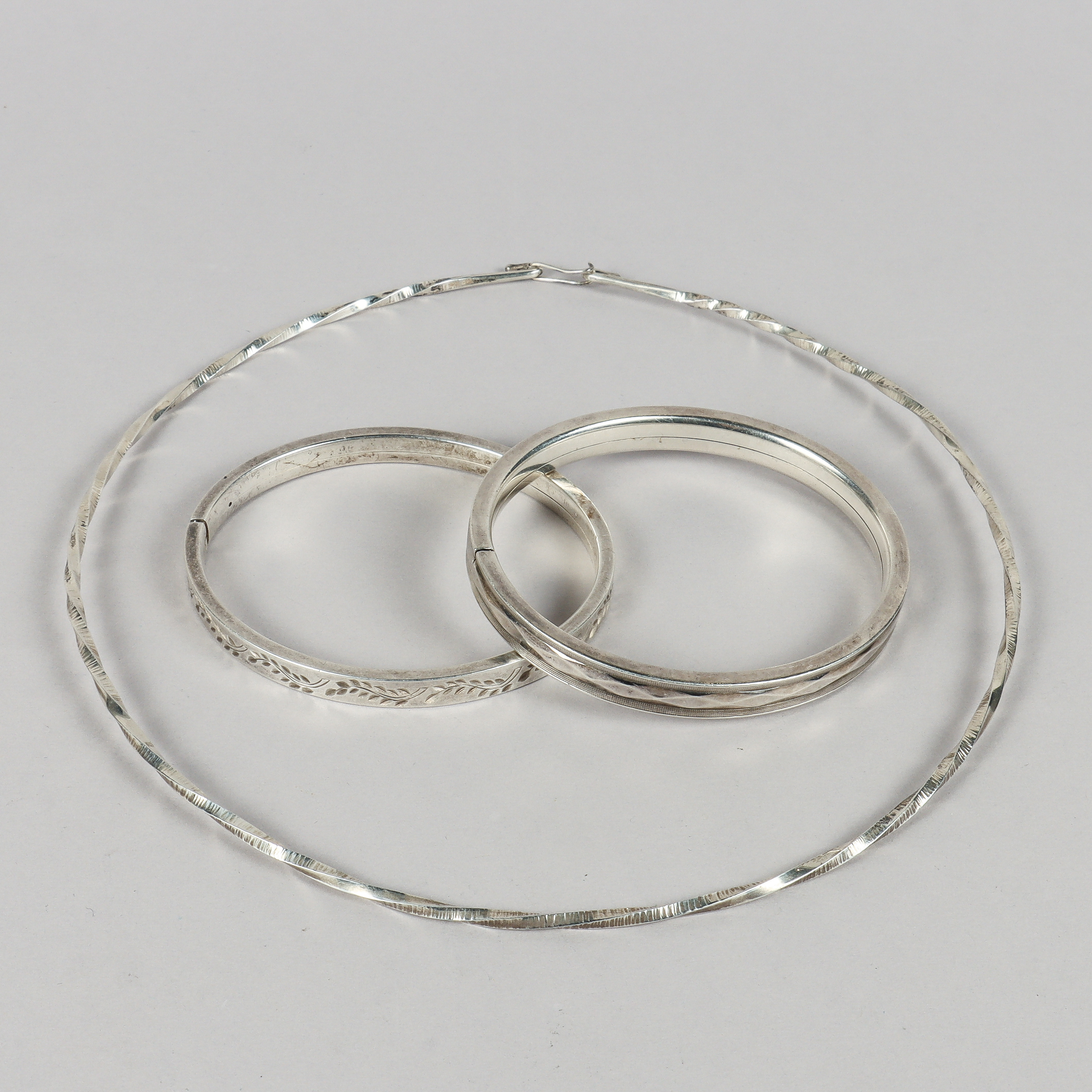 ARMRINGAR OCH HALSRING, silver.