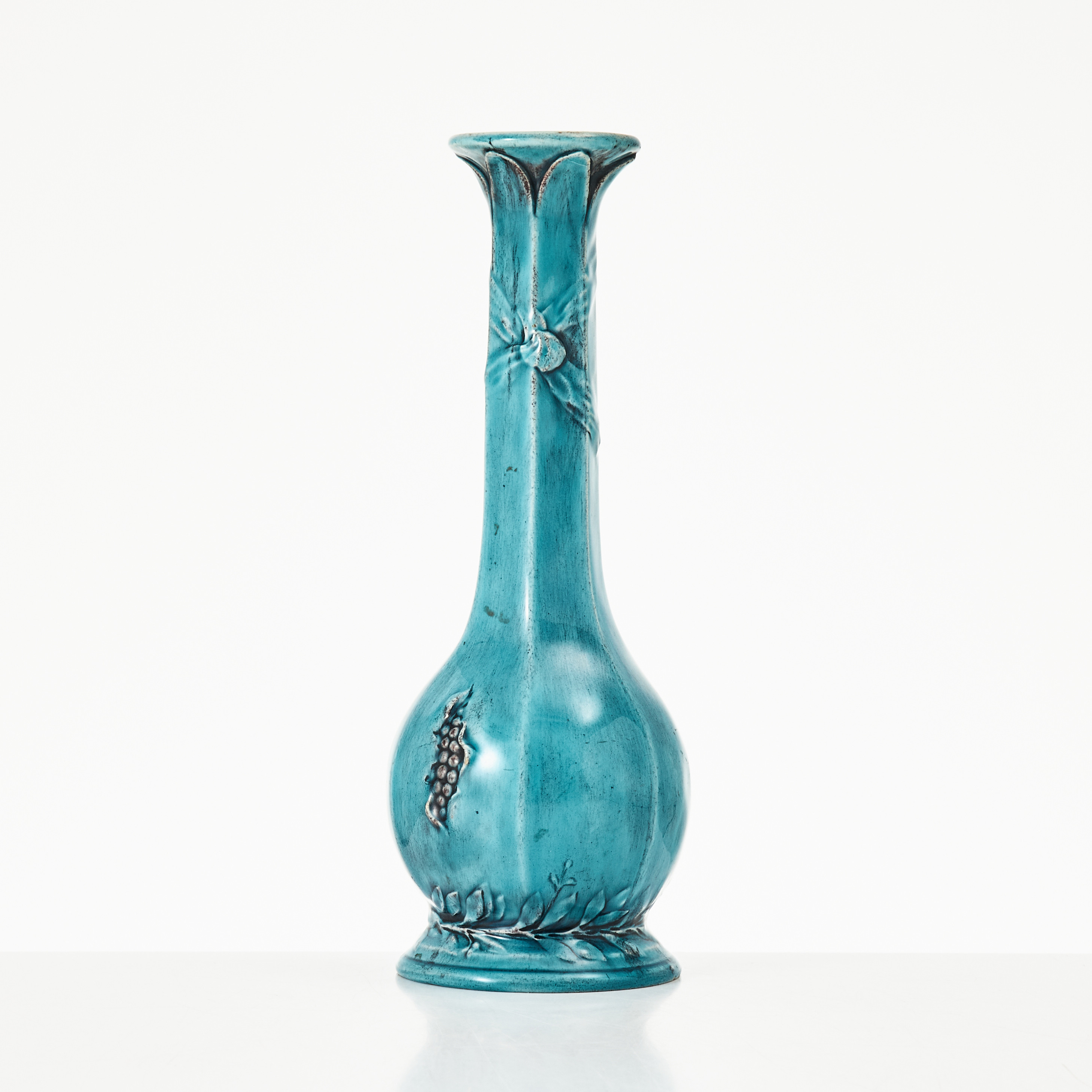 SÈVRES. Vas, glaserat flintgods, 1800-talets slut.