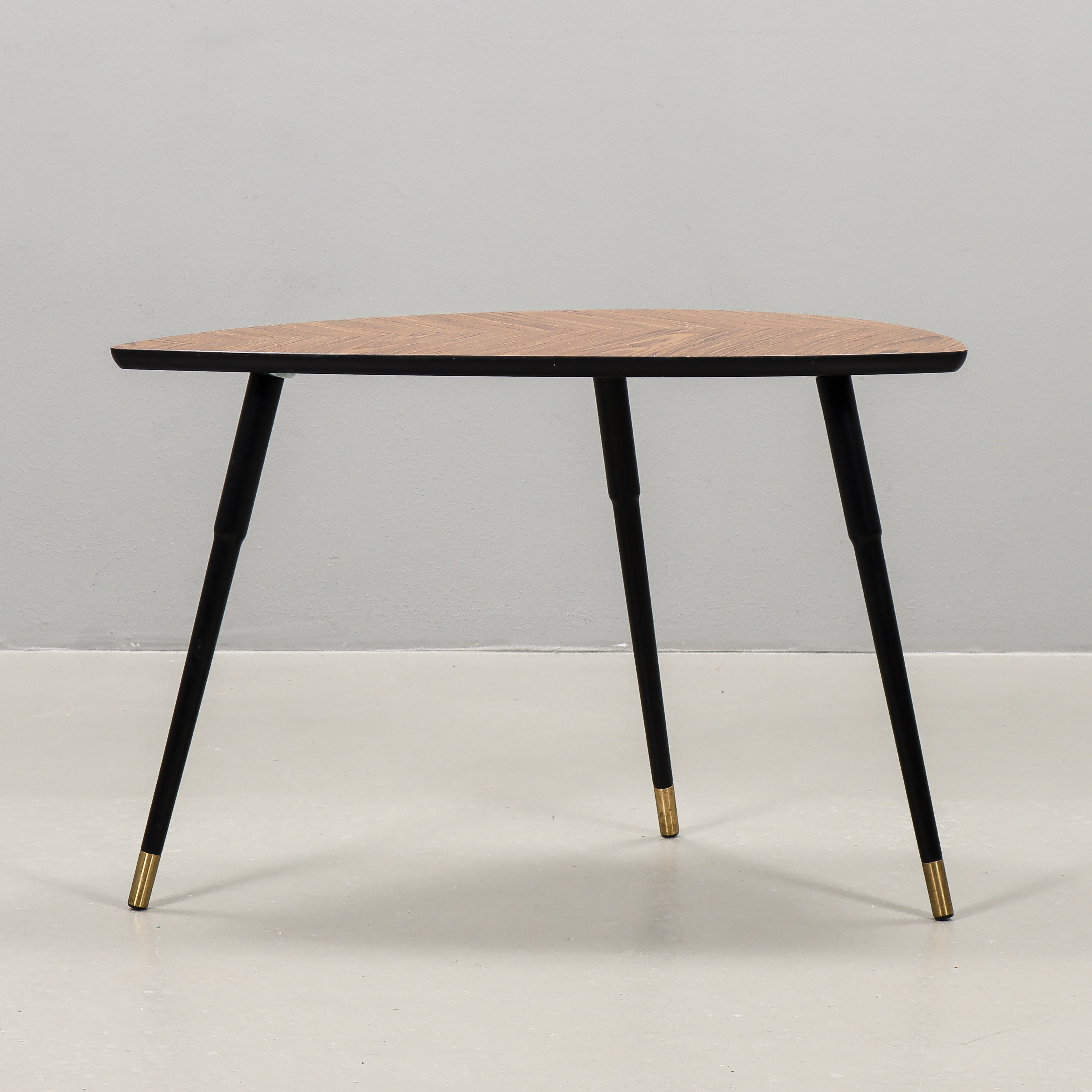 SIDOBORD "Lövbacken" Ikea, Samtida tillvekning.