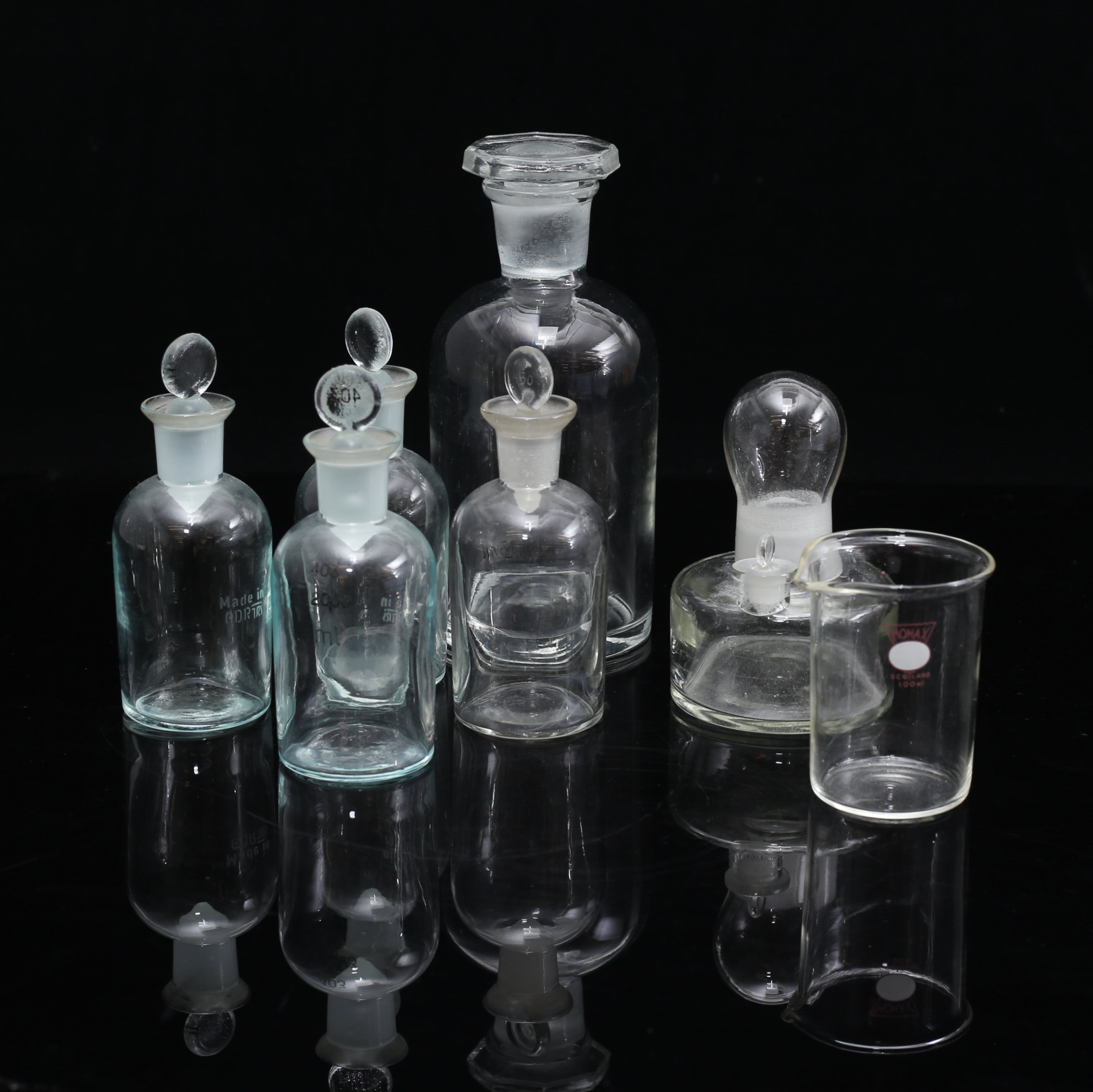 LABORATORIEFLASKOR, 7 delar, glas.