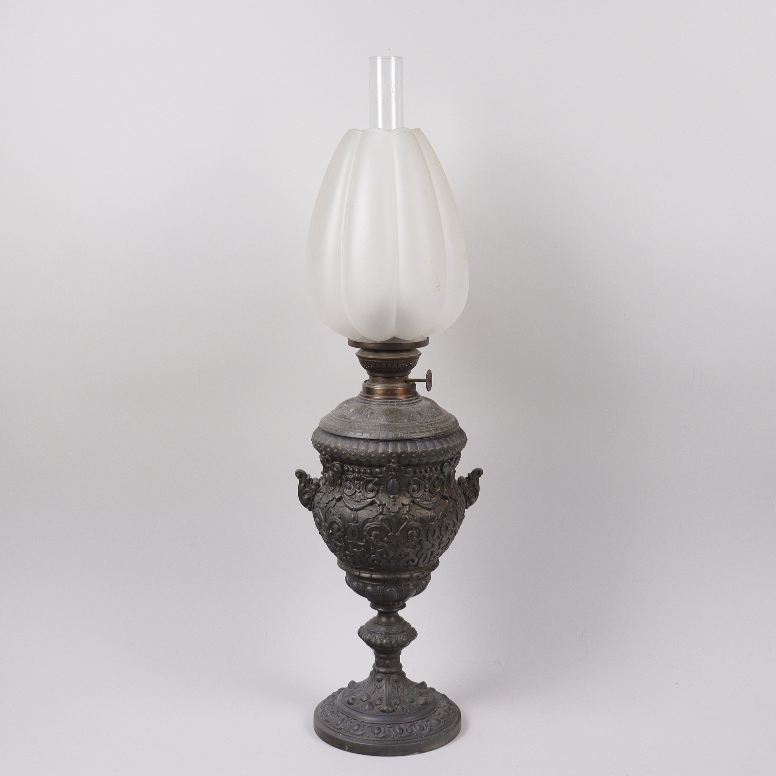 BORDSFOTOGENLAMPA, glas, mässing och zink, 1900-talets början.