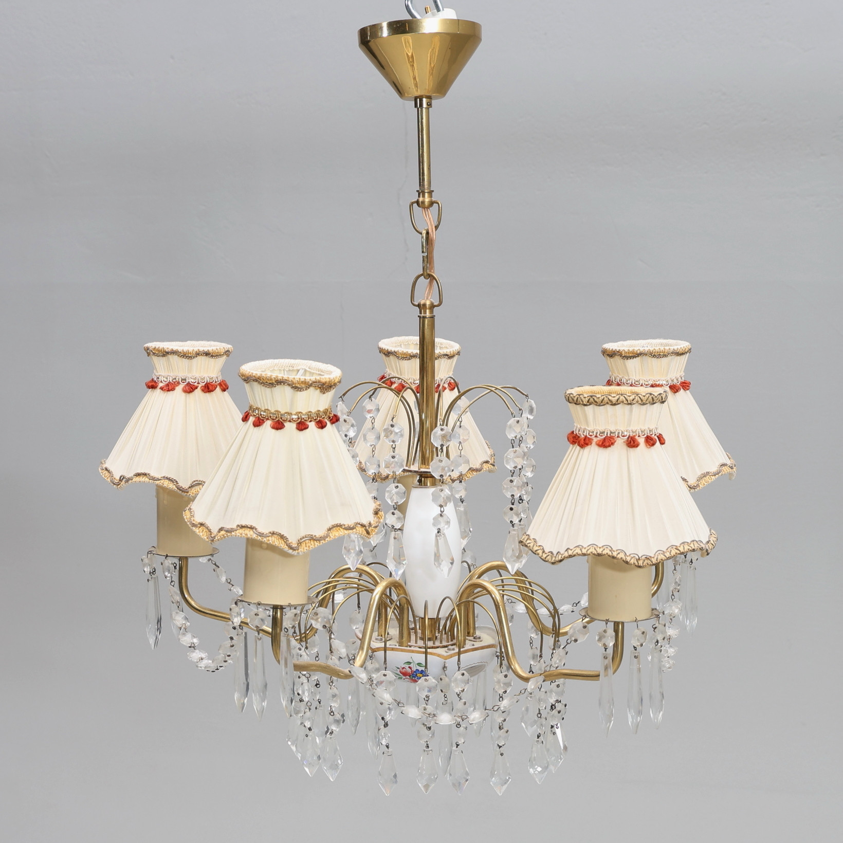TAKLAMPA, med prismor 1900-tal.