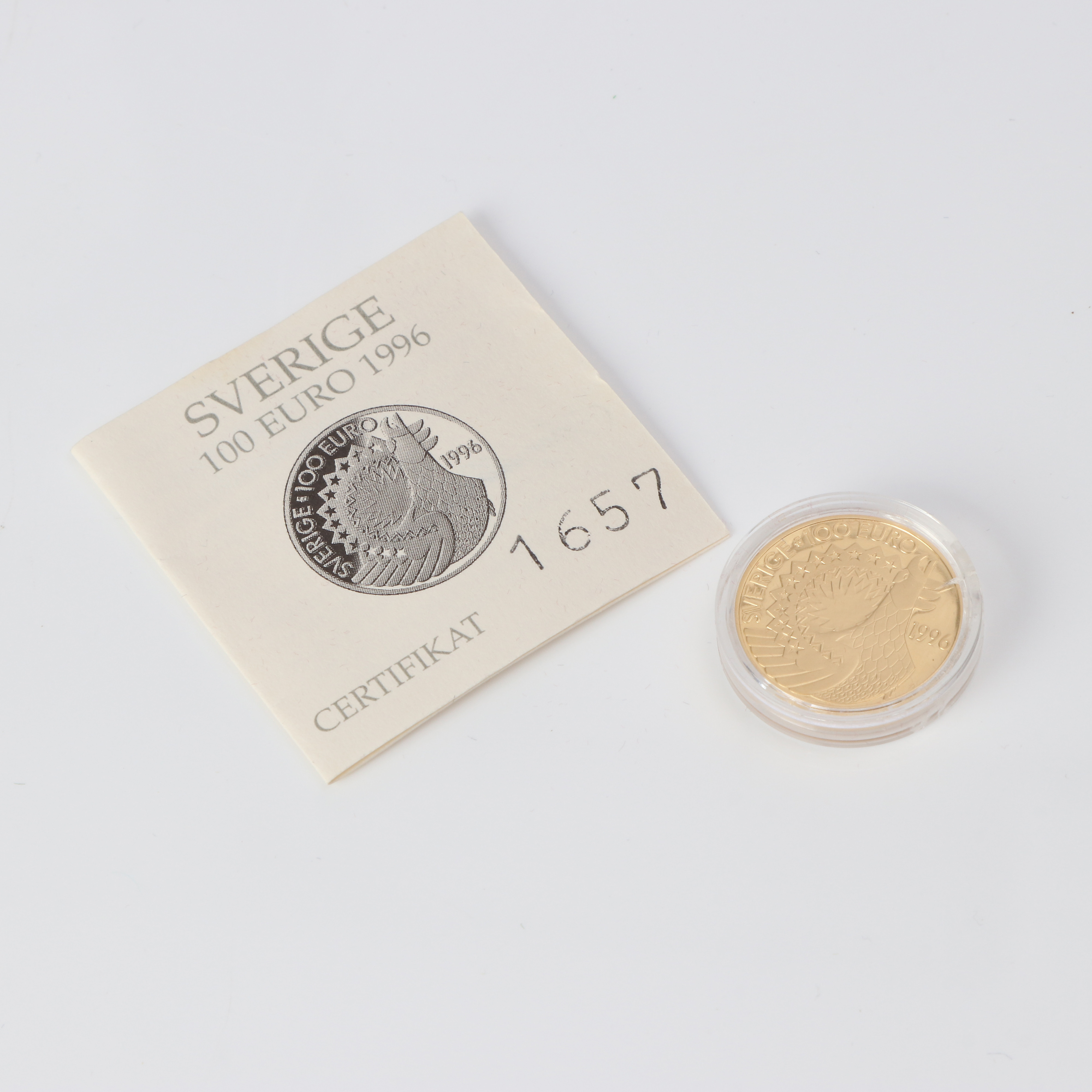 GULDMYNT, 100 EURO. Sverige 1996. 900/1000 guld, vikt 8,63 gram.