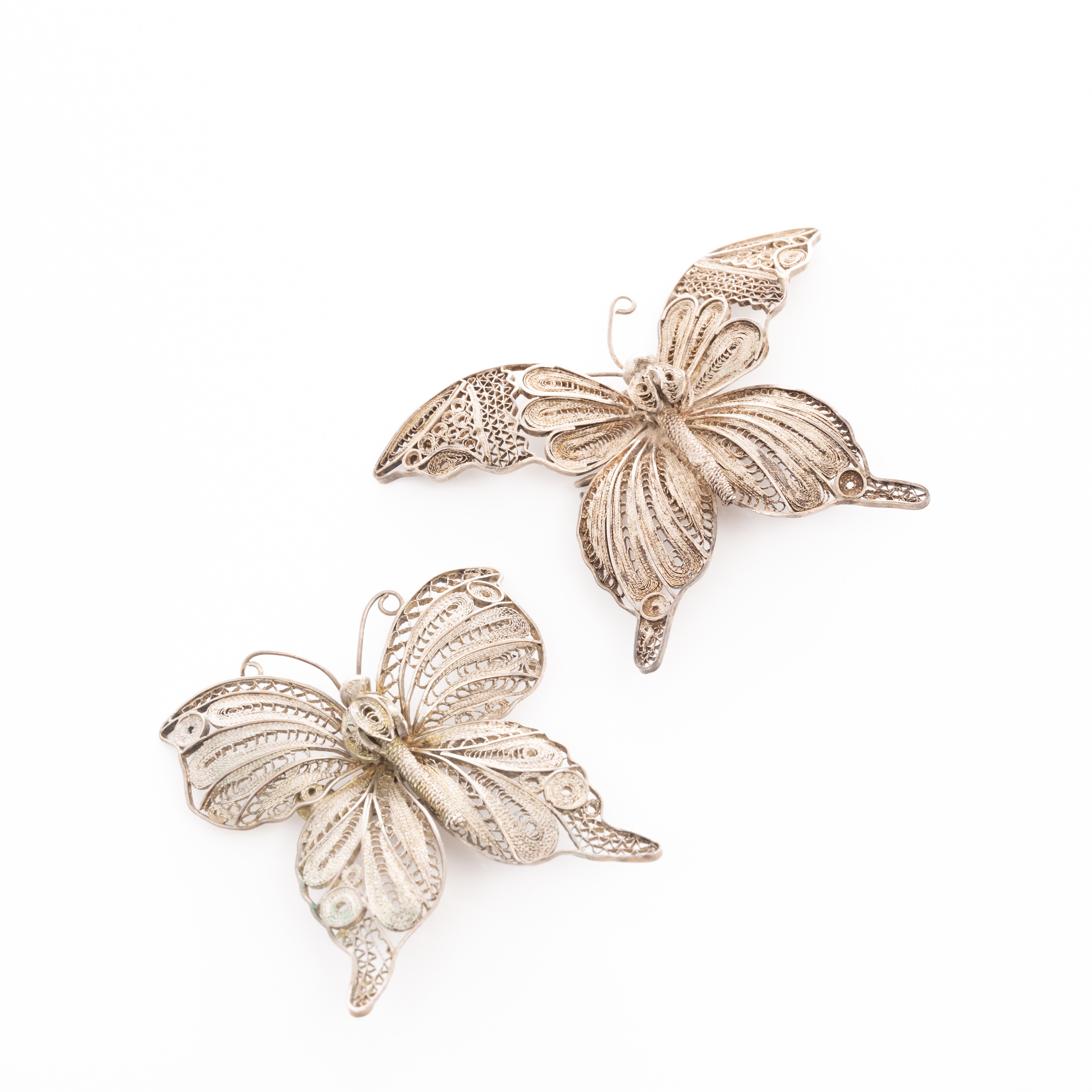BROSCHER, 2 st, Sterlingsilver, Filigran.