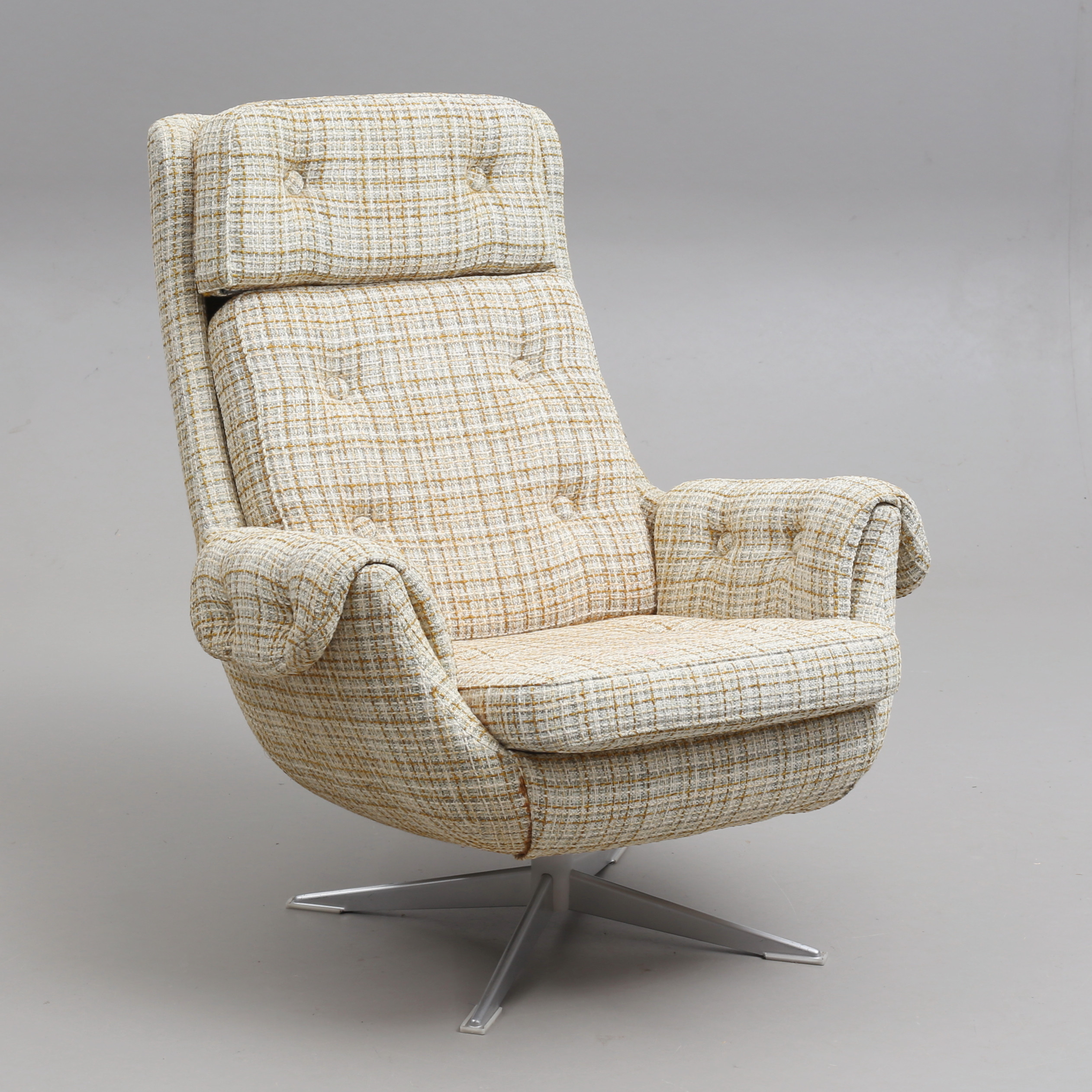 SNURRFÅTÖLJ, textil, 1900-talets andra hälft.
