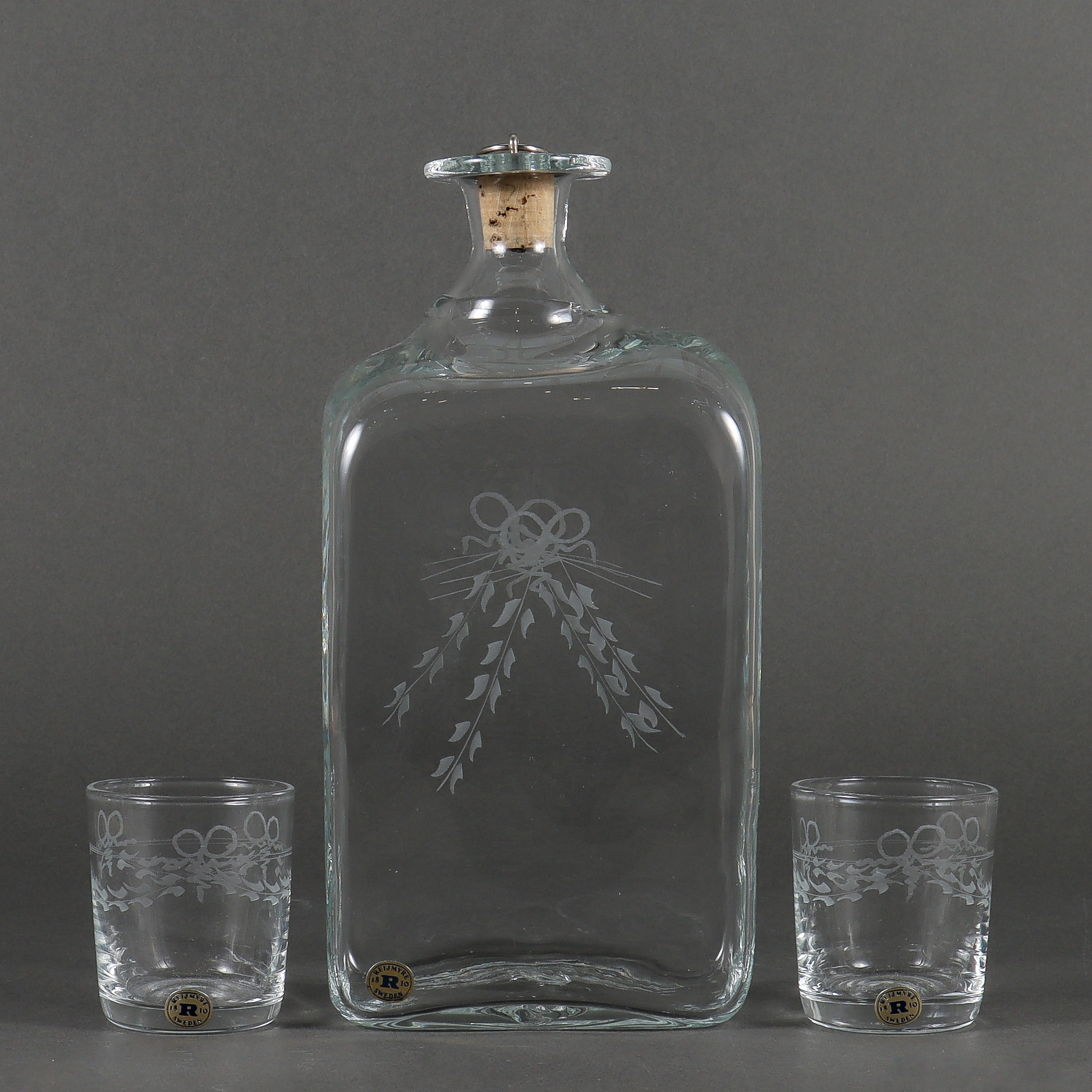 KARAFF med 2 glas, Reijmyre Antik.