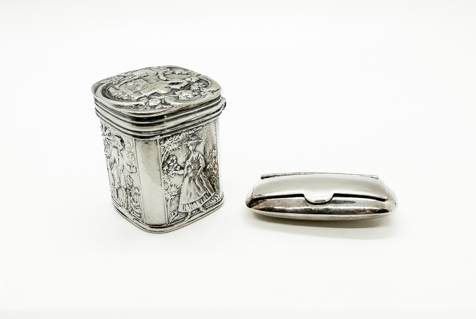 DOSOR. Silver. Bl a Nederländerna år 1853.
