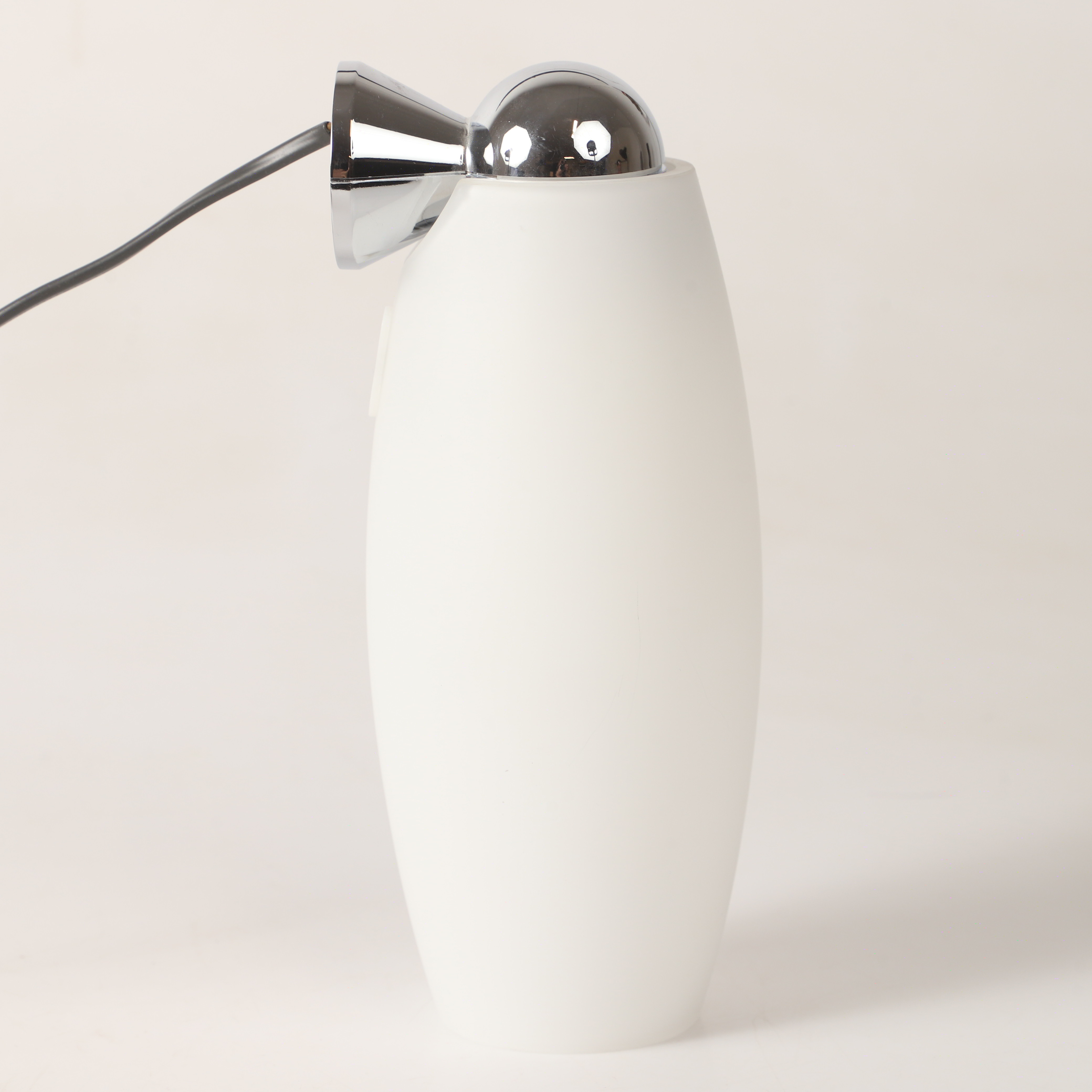 VÄGGLAMPA, "Venezia", krom med pendel i glas, Flos.