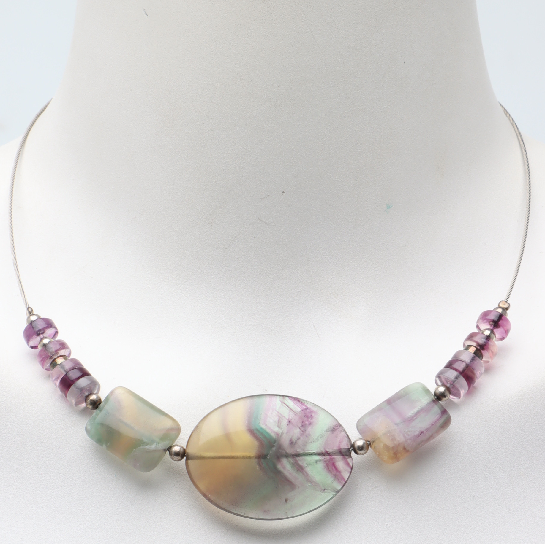COLLIER, fluoriter.