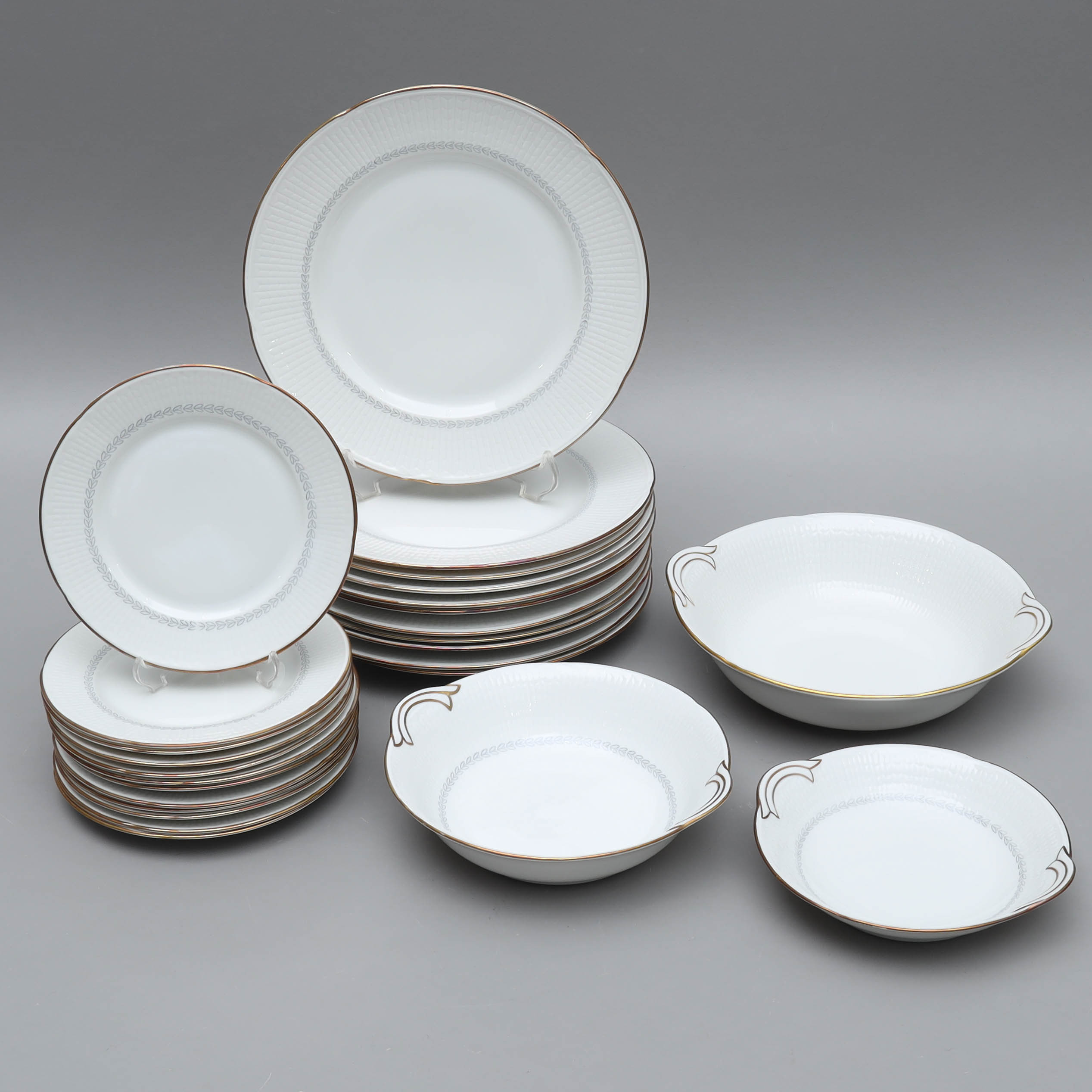 LOUISE ADELBORG. "Swedish Grace/Residence", servisdelar, 38 delar, Rörstrand, 1900-talets mitt.