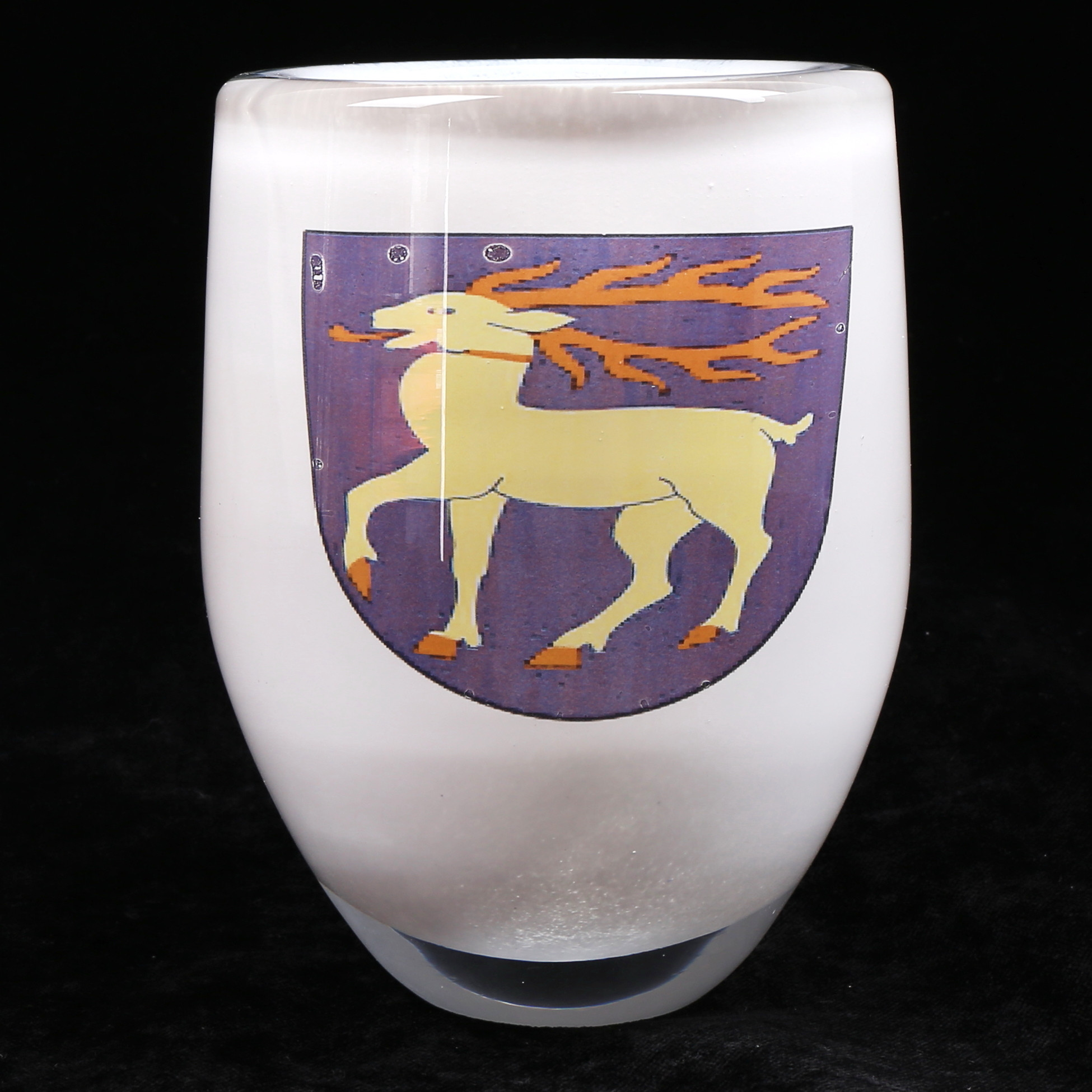 ROBERT OLDERGAARDEN. Vas, glas, unik graal, Oldergaard Glashytta, signerad.