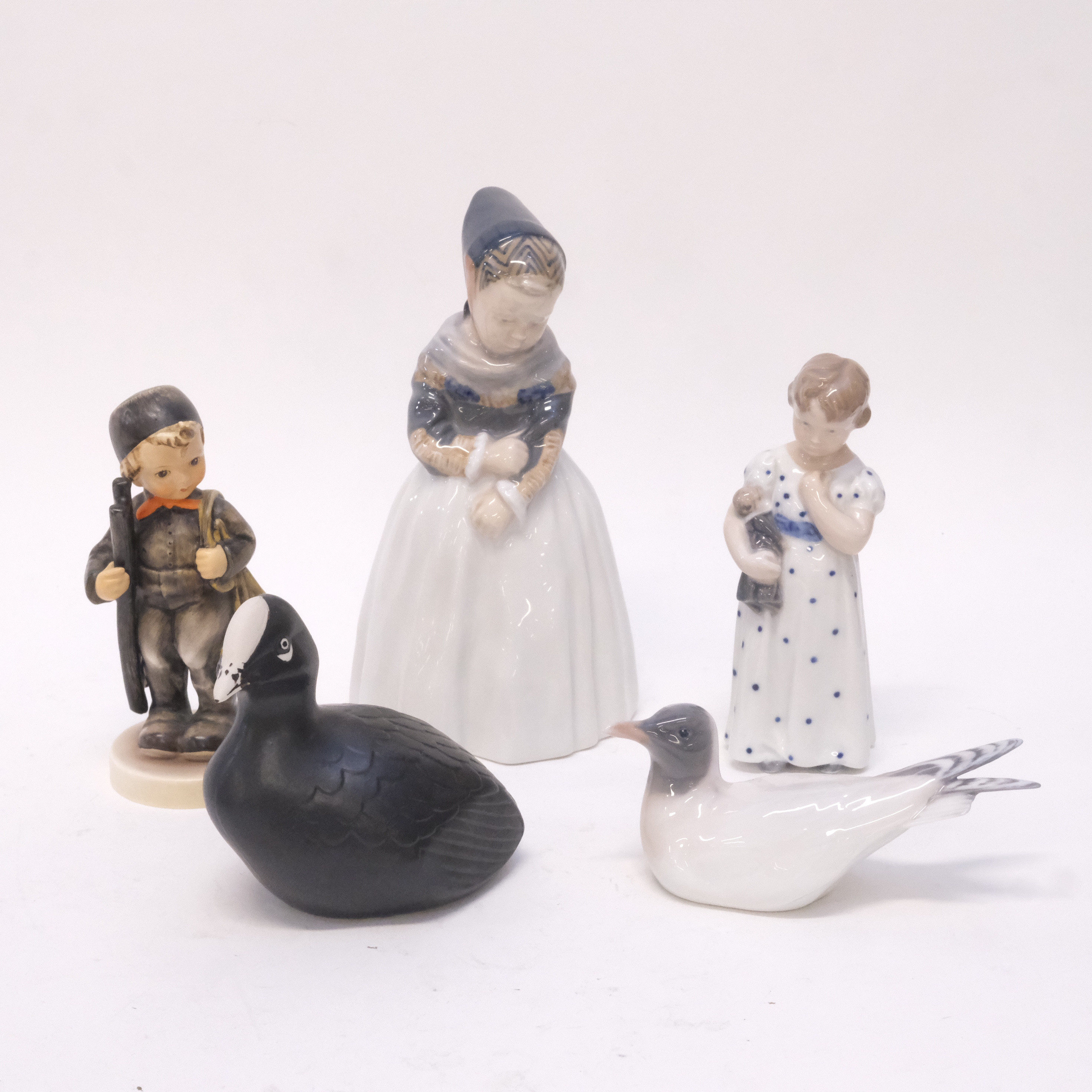 5 FIGURINER, ROYAL COPENHAGEN, GOEBEL, GUSTAVSBERG.