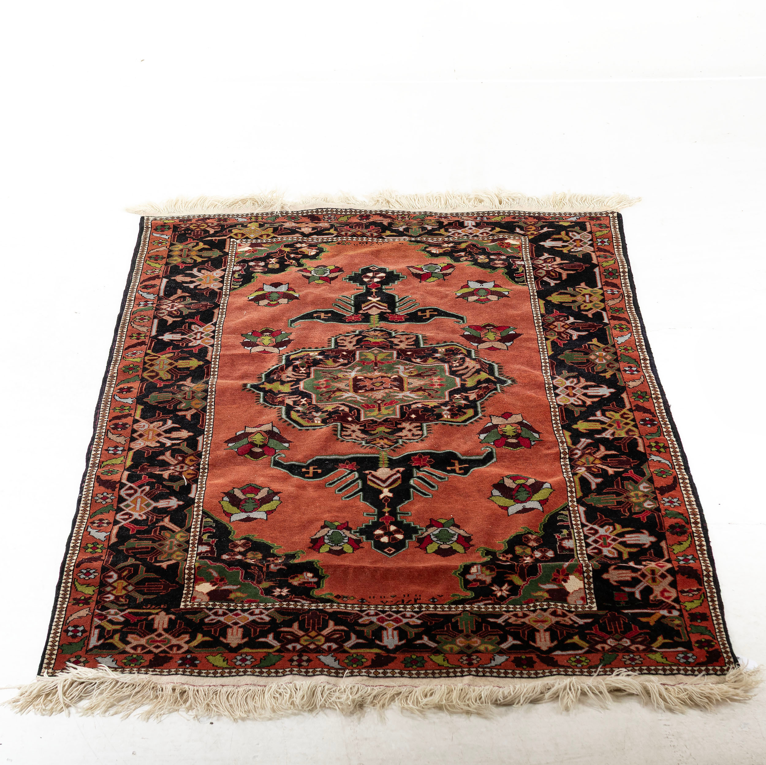 MATTA, Orientalisk, handknuten, ca 228 x 141 cm.