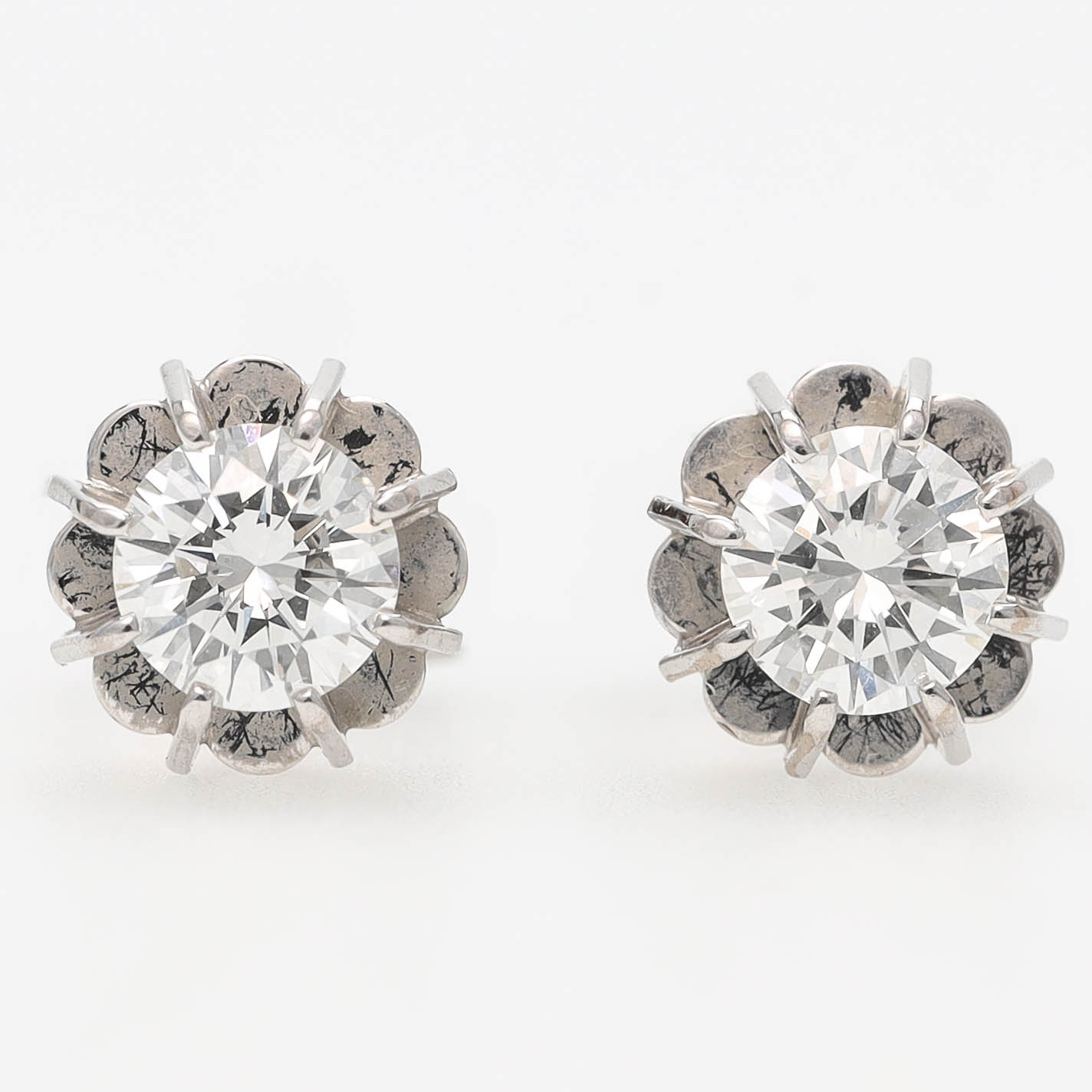 ÖRHÄNGEN, 18 k vitguld, briljantslipade diamanter, totalt ca 0,50ct.
