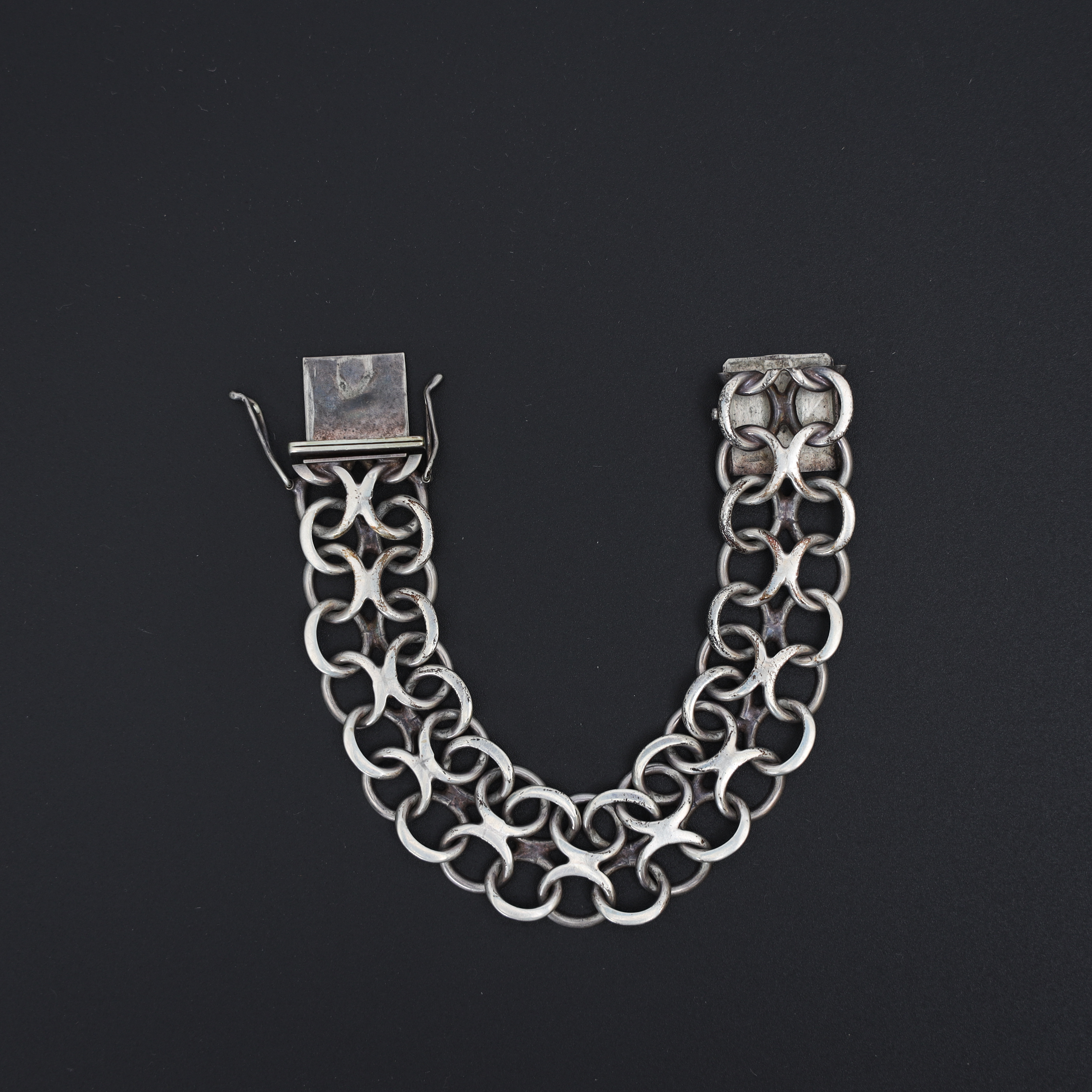 ARMBAND, silver, 1973.