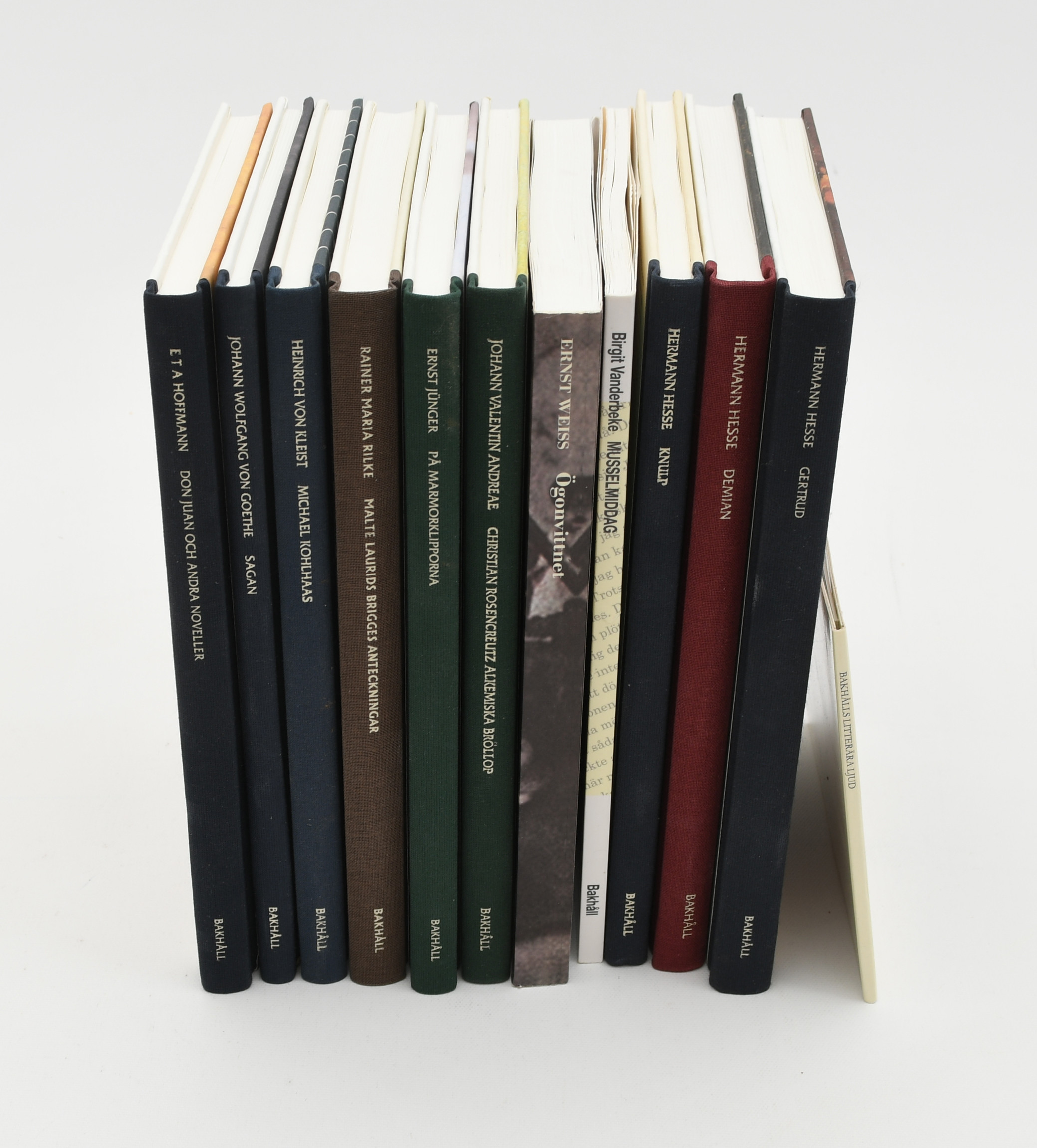 Skönlitteratur , 11 volymer från förlaget Bakhåll + 1 st CD litterära ljud.