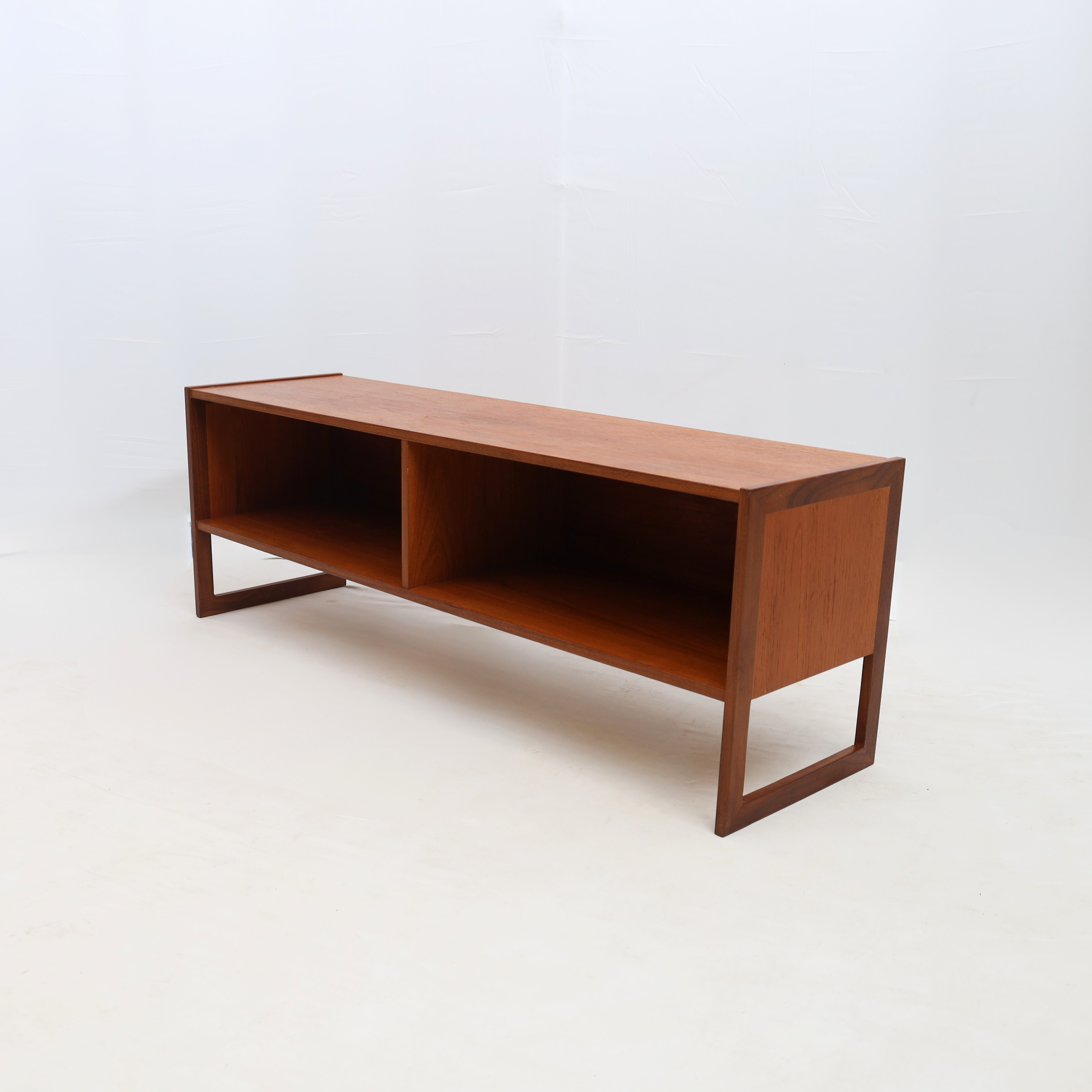 ARNE WAHL-IWERSEN. Bänk 1950-1960-tal, teak, Ikea.