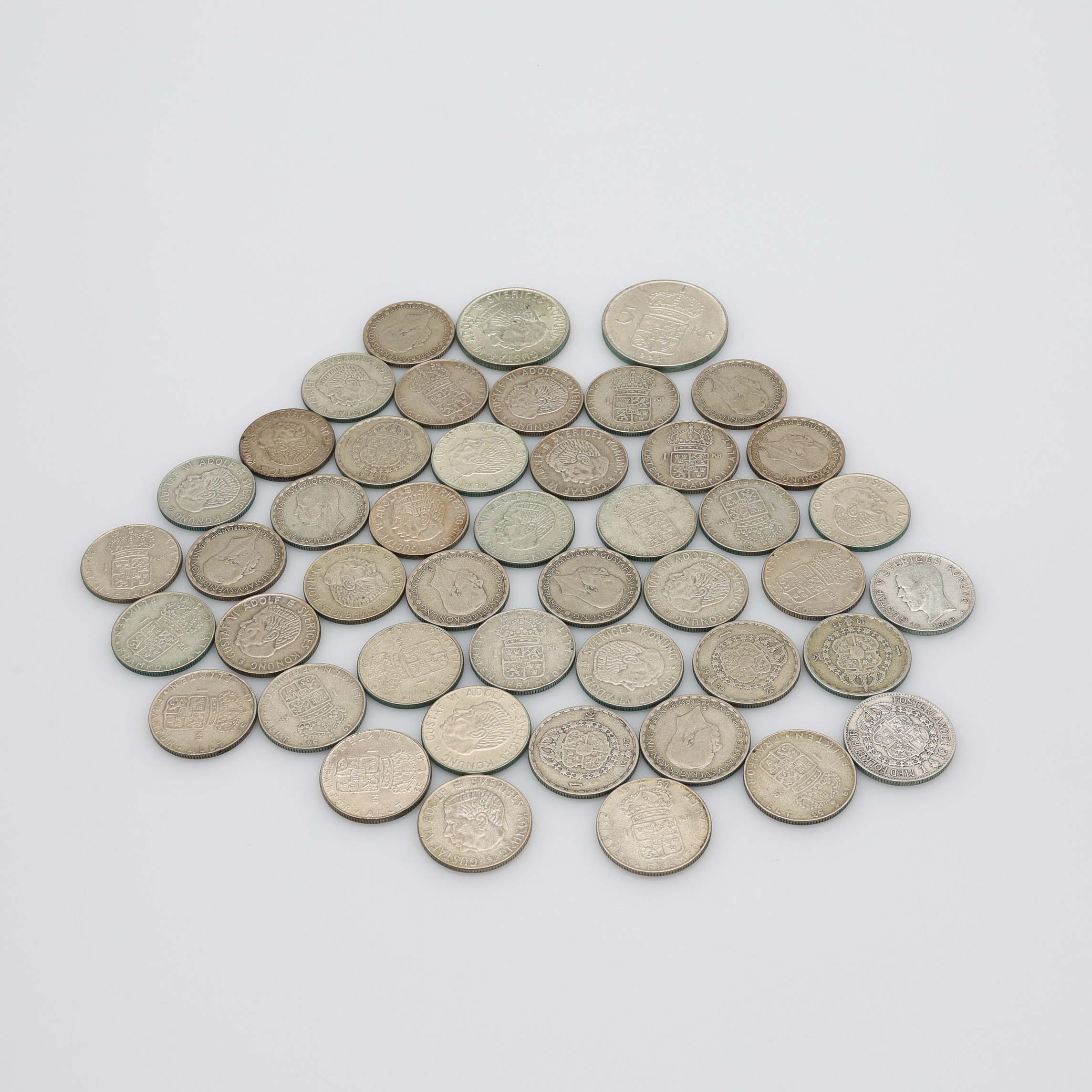 SVENSKA SILVERMYNT, I PARTI, 1900-TAL, totalt 340 g.