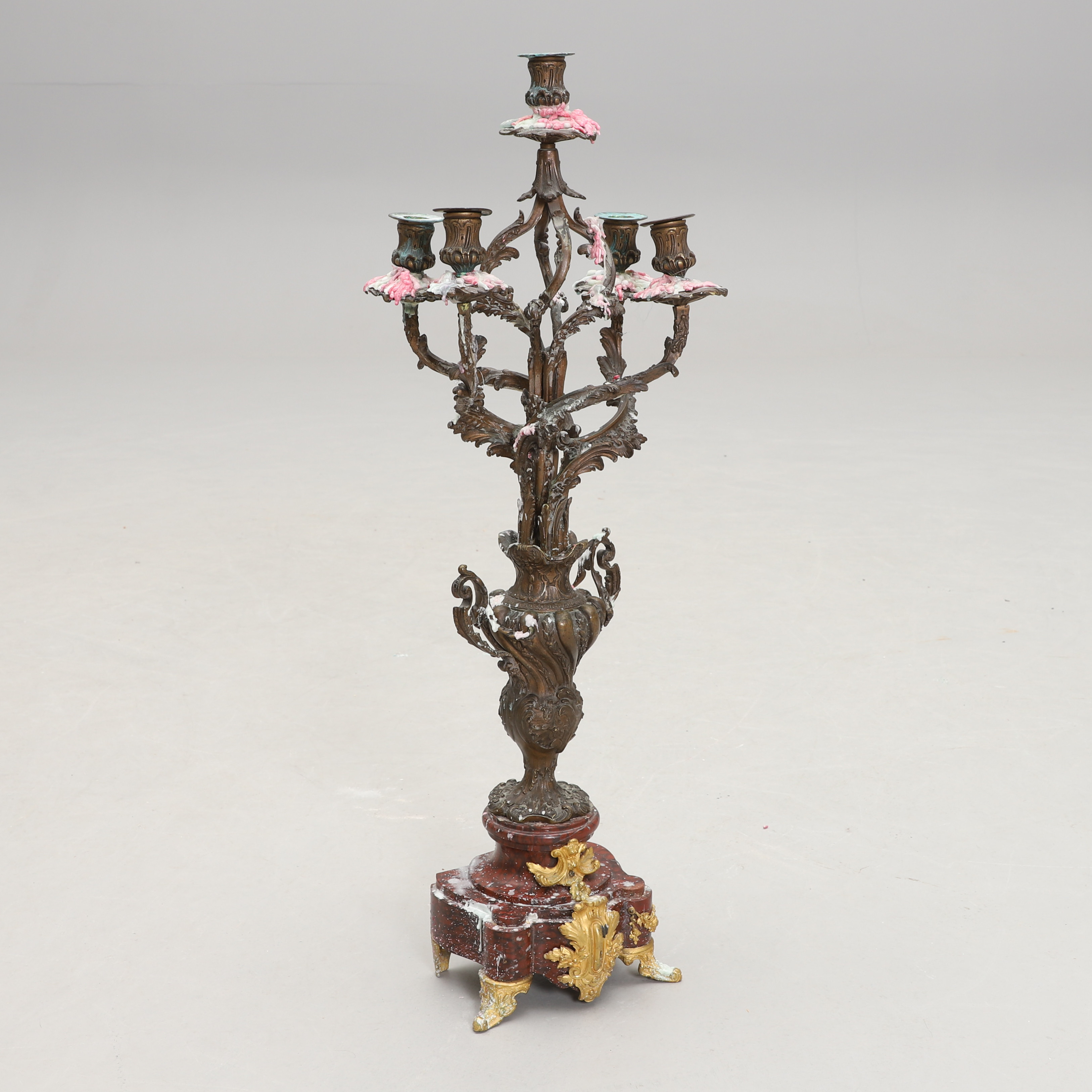 KANDELABER, Louis XVI-stil. Omkring 1900.