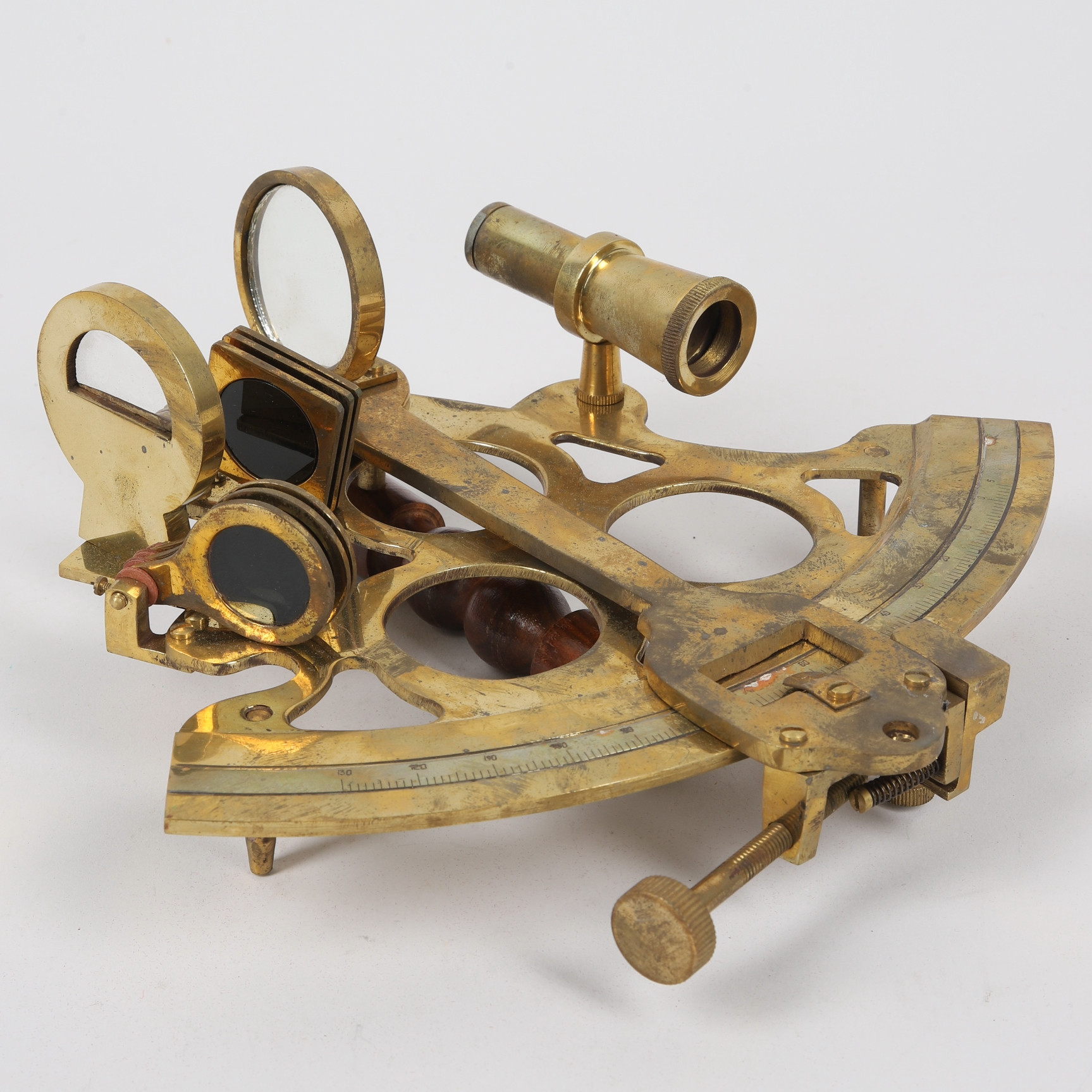 SEXTANT i låda, mässing och trä.