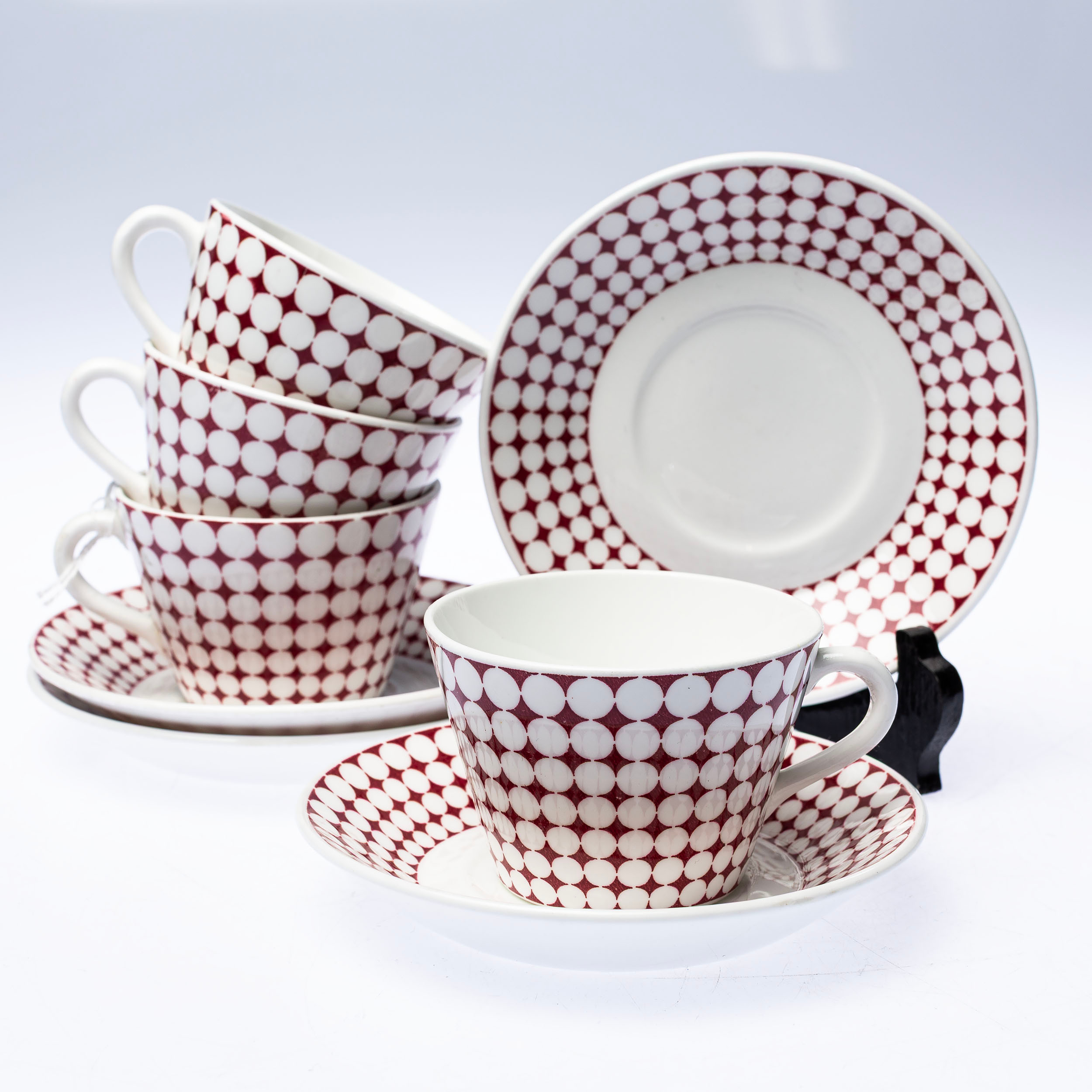 STIG LINDBERG. Kaffekoppar med fat, 4st par, "Eva", Gustavsberg.
