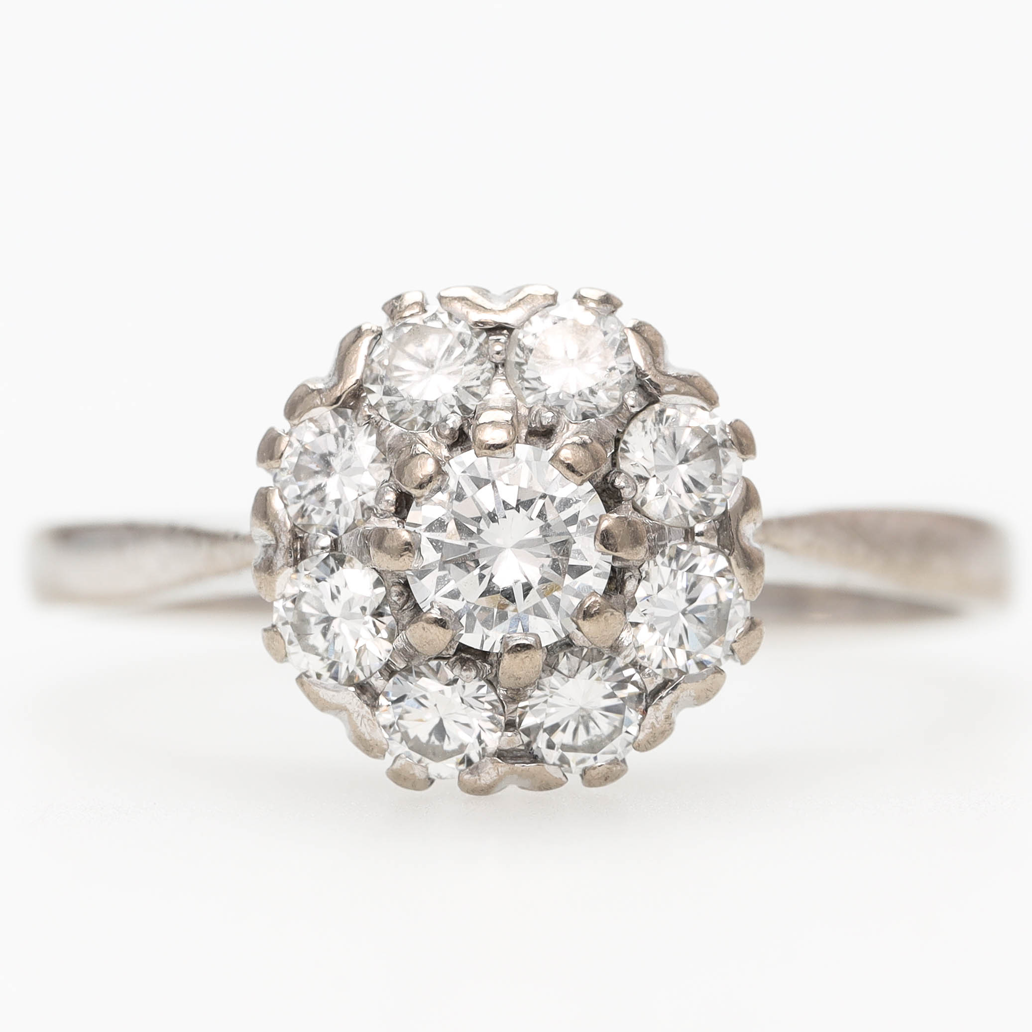 RING, 18 k vitguld, carmosémodell, totalt ca 0,90ct, Strömdahls Juveler, Stockholm 1985.