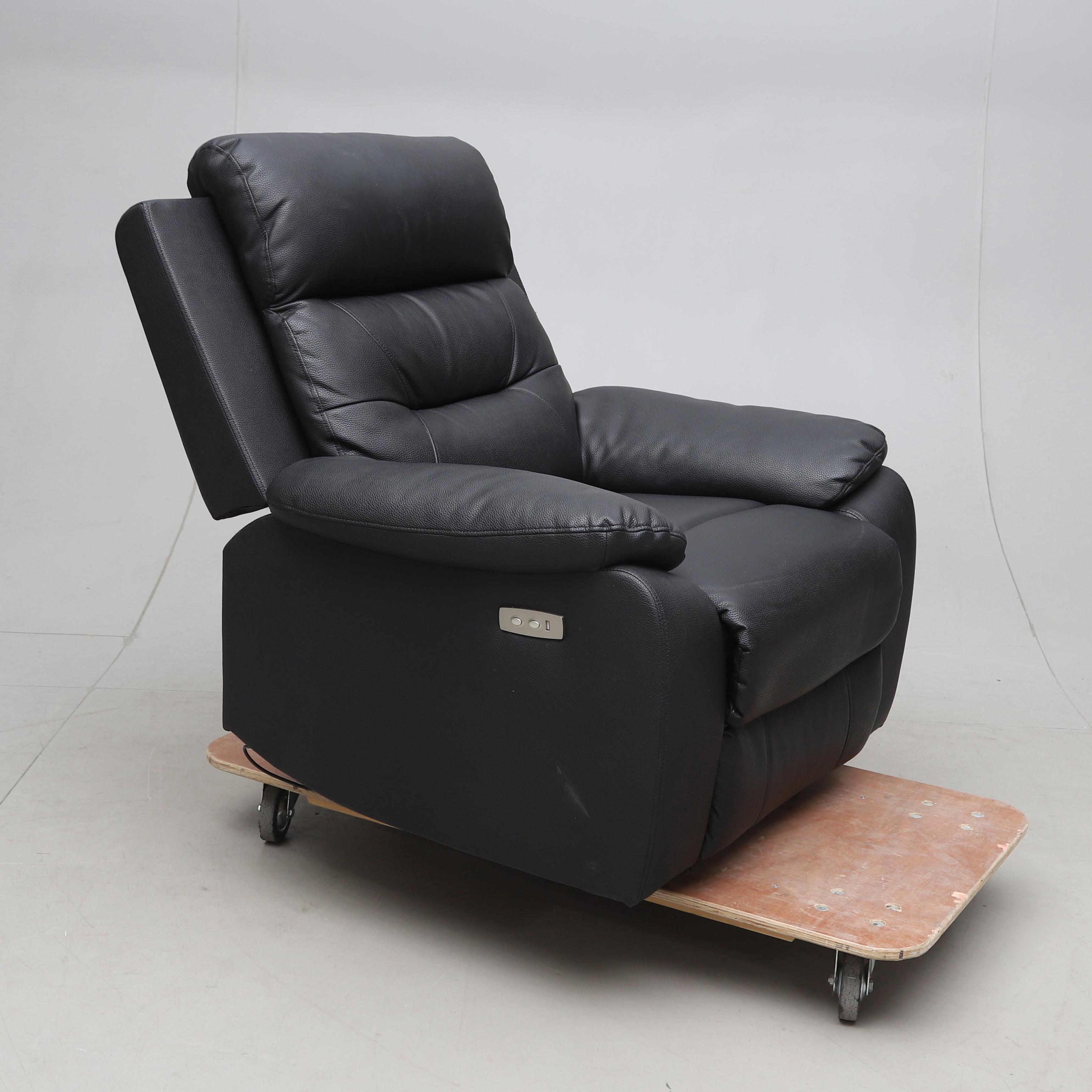 FÅTÖLJ, Recliner, Mio, konstläder.