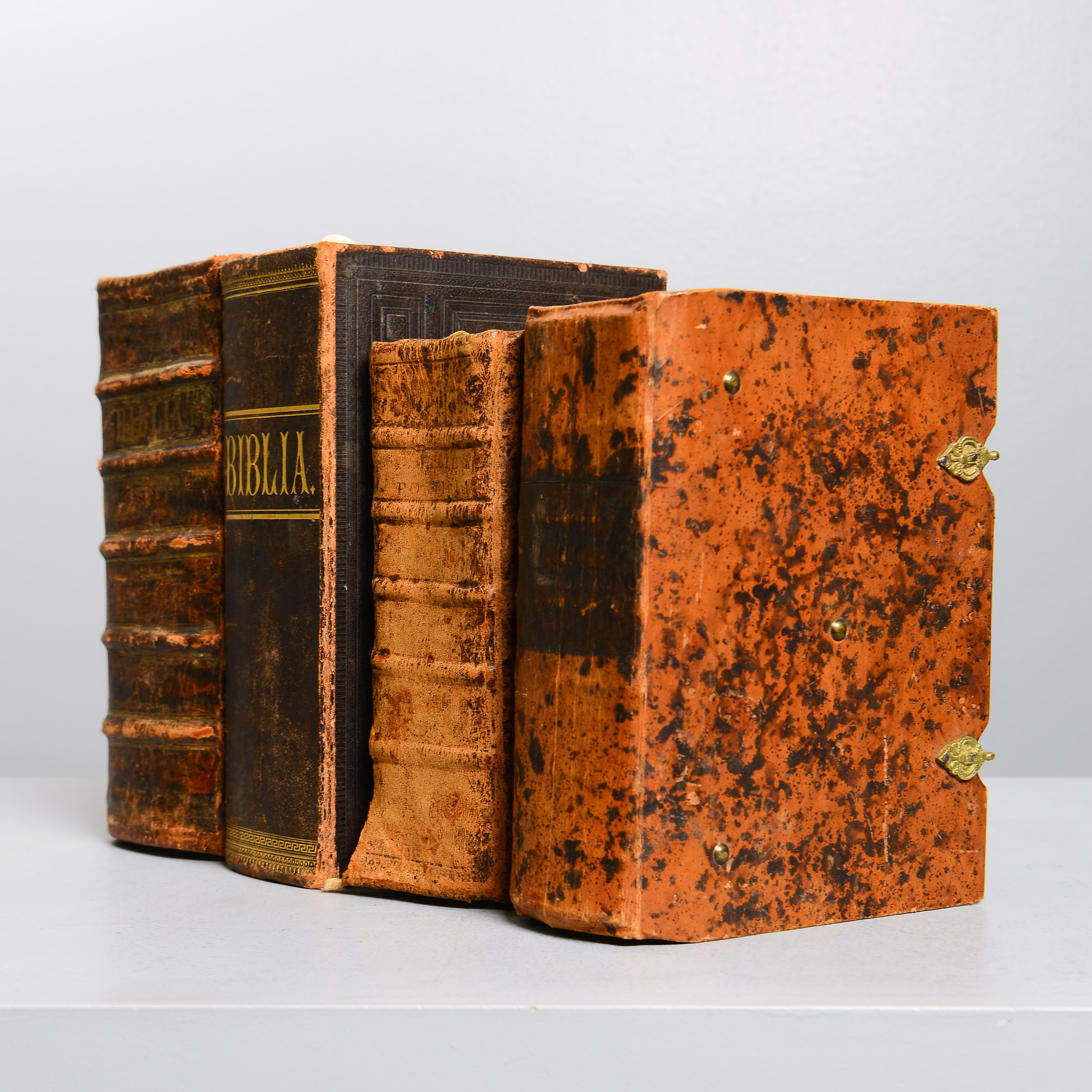 BIBLAR, 4 st, 1800-tal.
