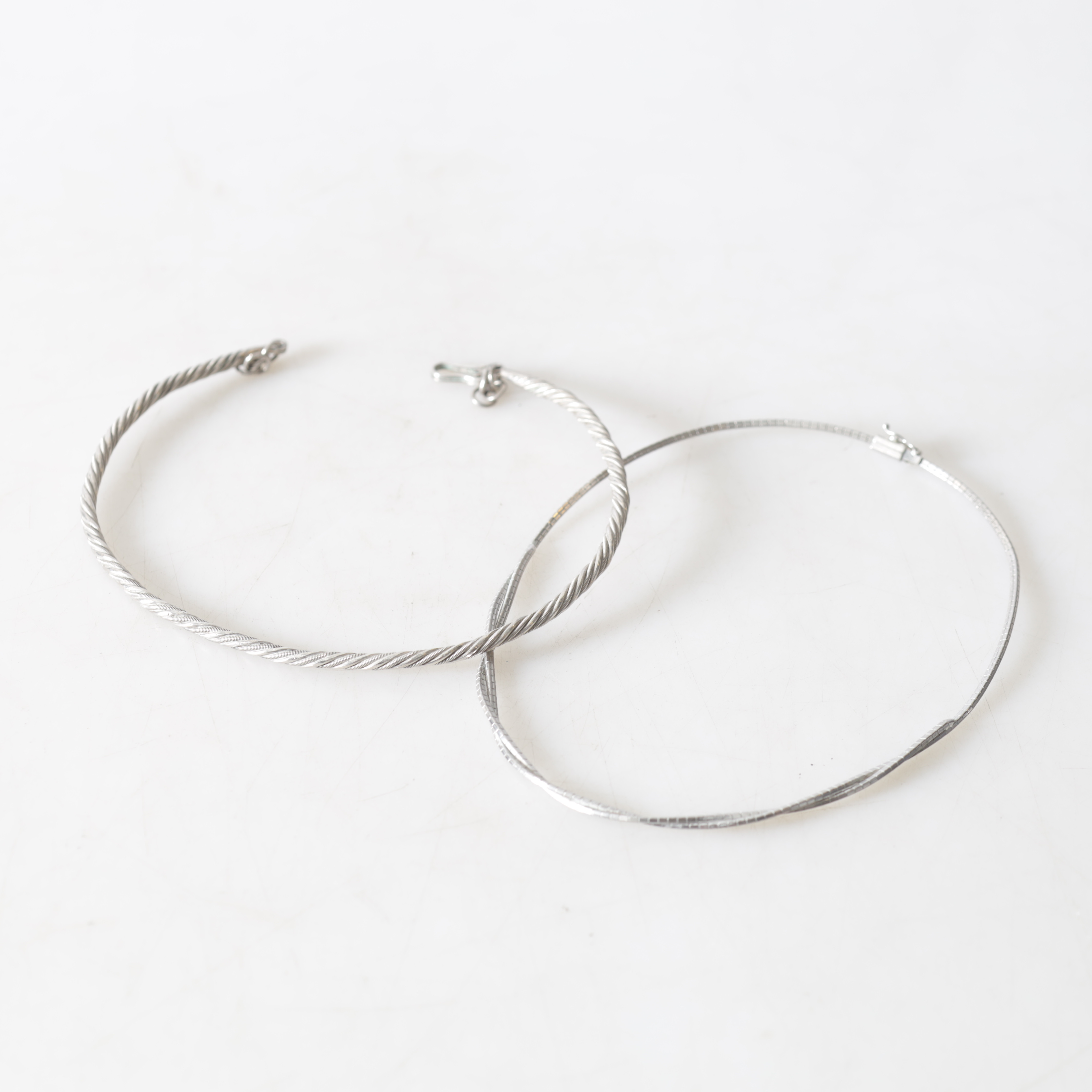 COLLIER, 2 st, silver, samtida. Totalvikt ca 55,5 gram.