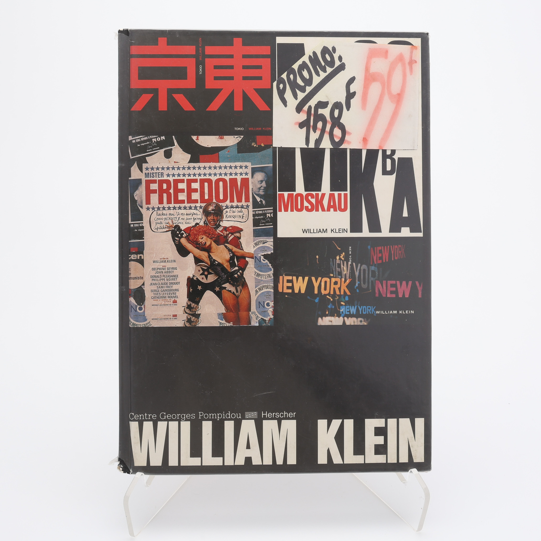 FOTO. DEN AMERIKANSKE-FRANSKE FOTOGRAFEN WILLIAM KLEINS KATALOG TILL EN UTSTÄLLNING I CENTRE GEORGES POMPIDOU I PARIS 1983.
