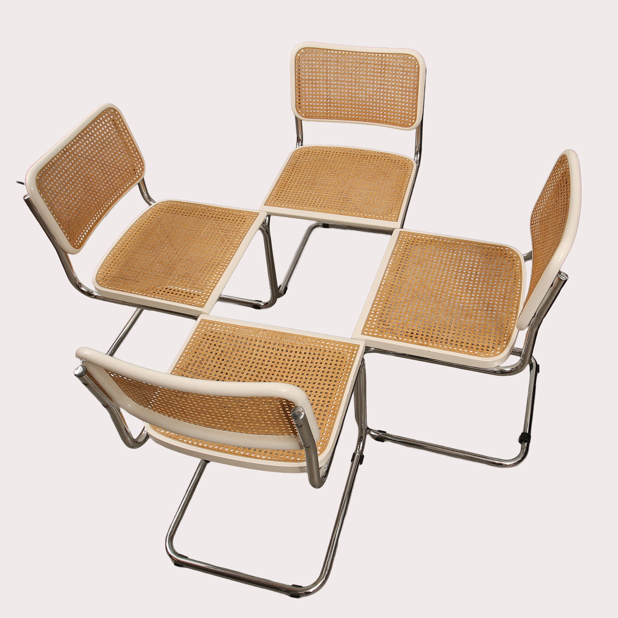 STOLAR, Bauhaus, vitlackerat trä, Italien, 1900-talets andra hälft. 4 stycken.