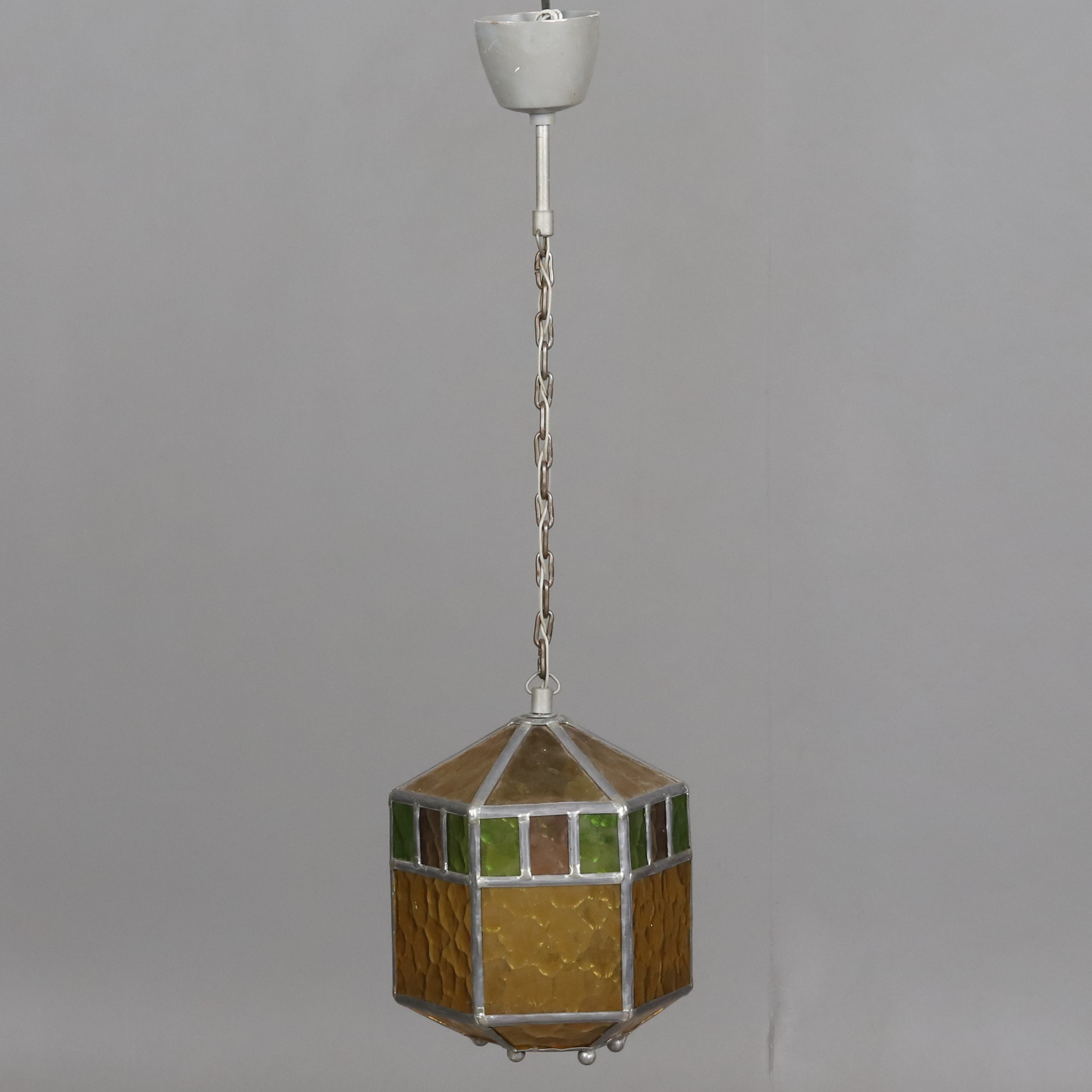 TAKLAMPA, blyinfattat färgat glas, 1900-talets andra hälft.
