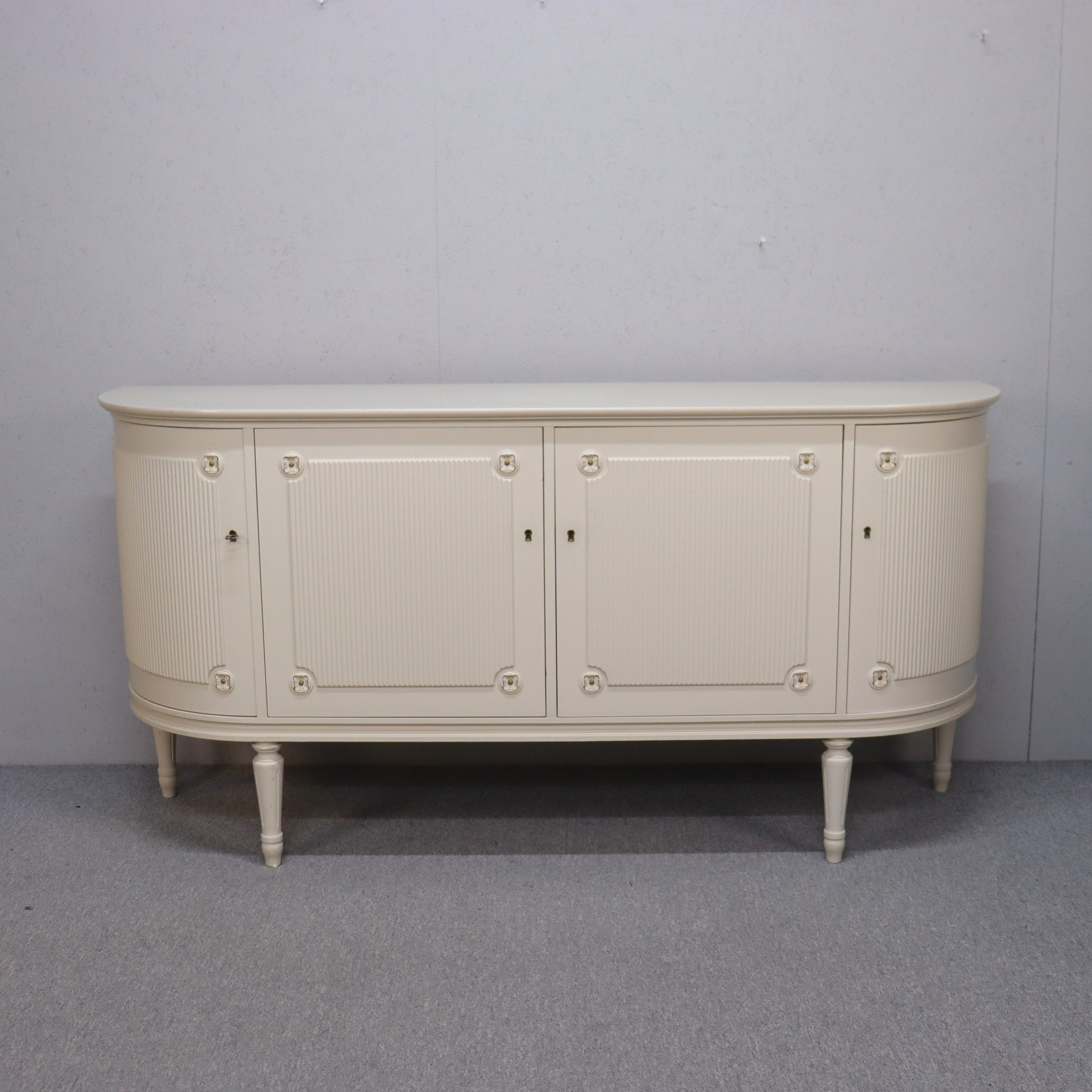 SIDEBOARD, gustaviansk stil, 1900-talets andra hälf.