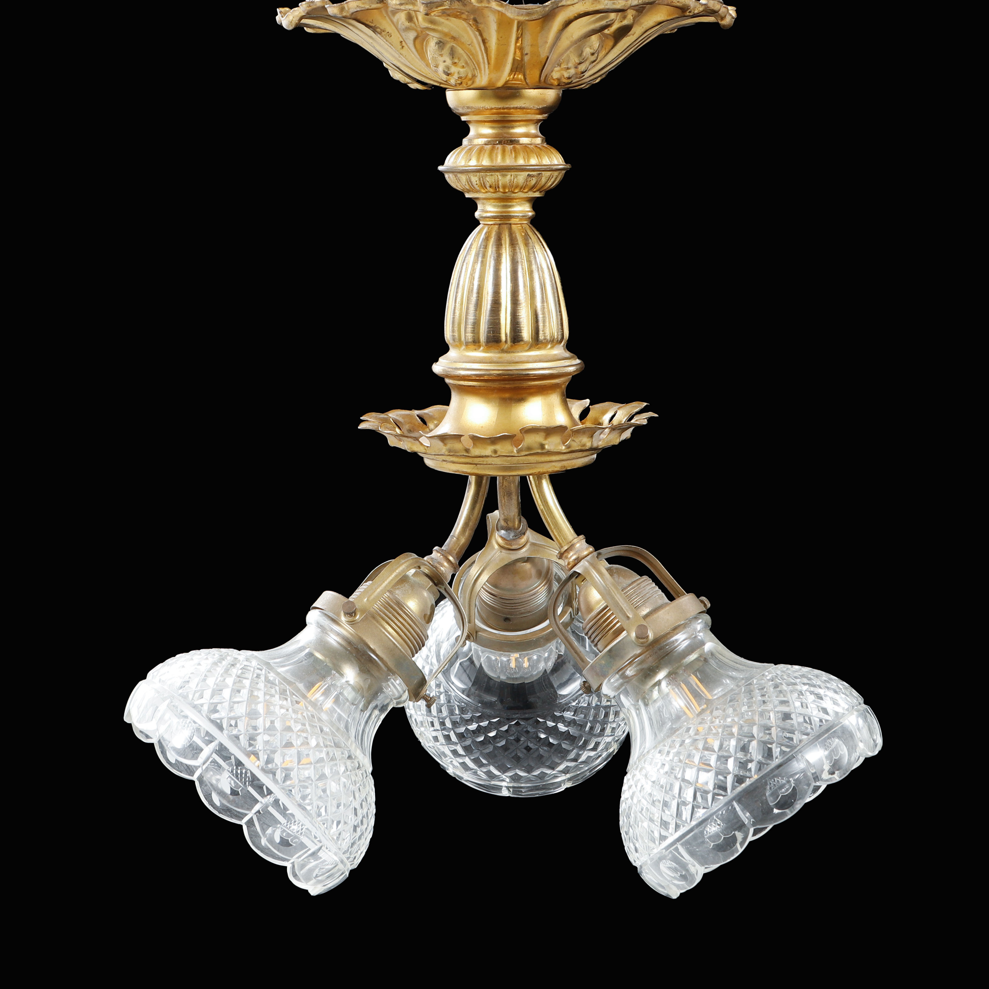 TAKLAMPA, 3 armad med glaskupor, 1900-tal.