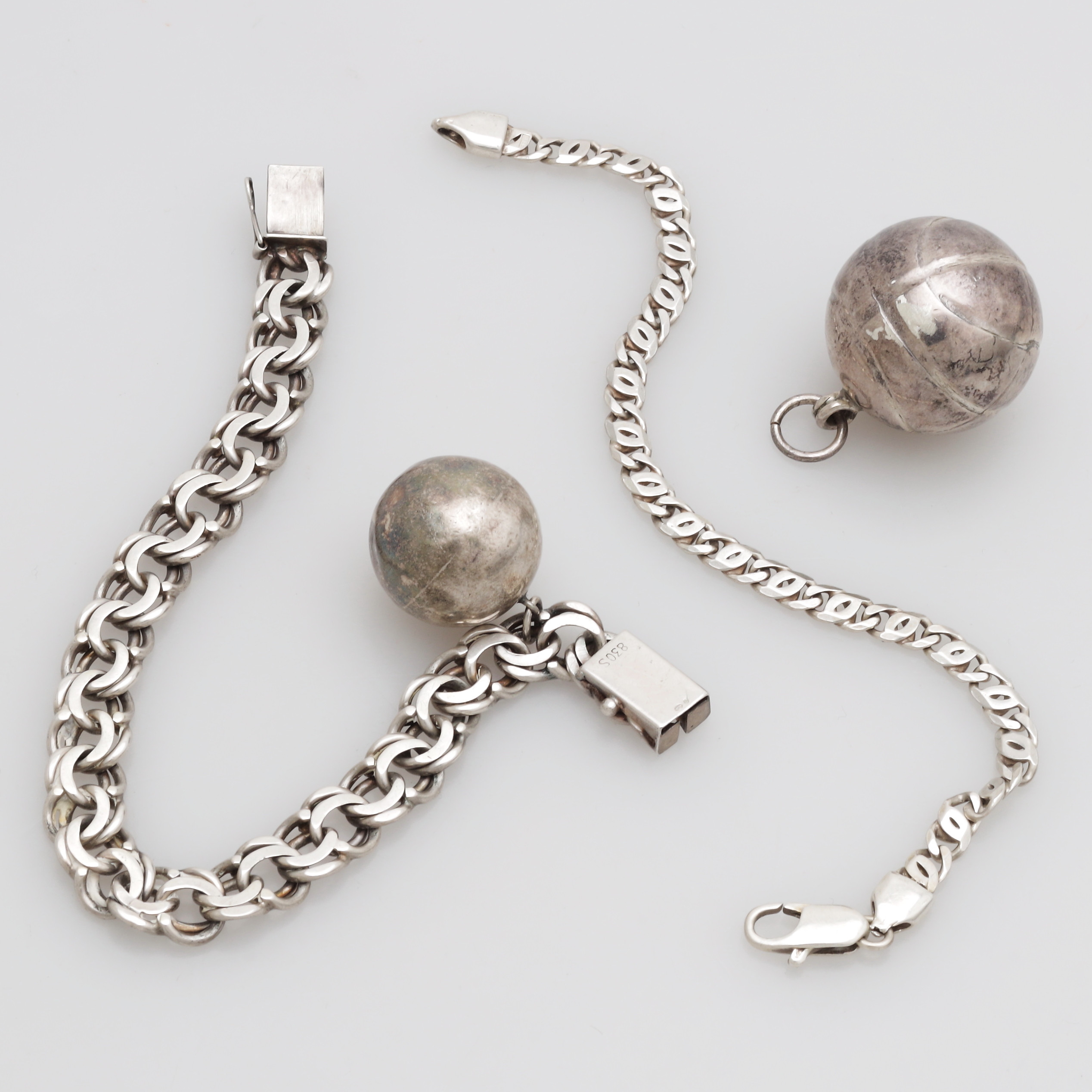 ARMBAND OCH HÄNGEN, silver, totalvikt 53 gram.