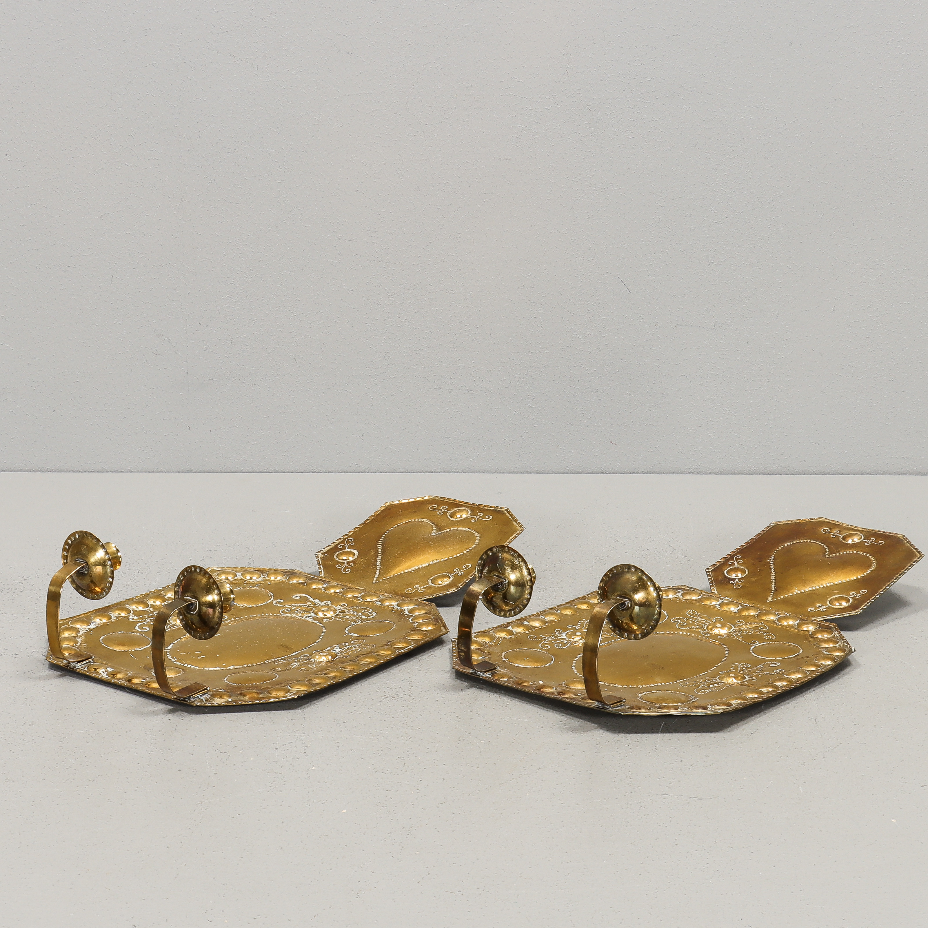 VÄGGLAMPETTER paret, mässing, 2 ljushållare.
