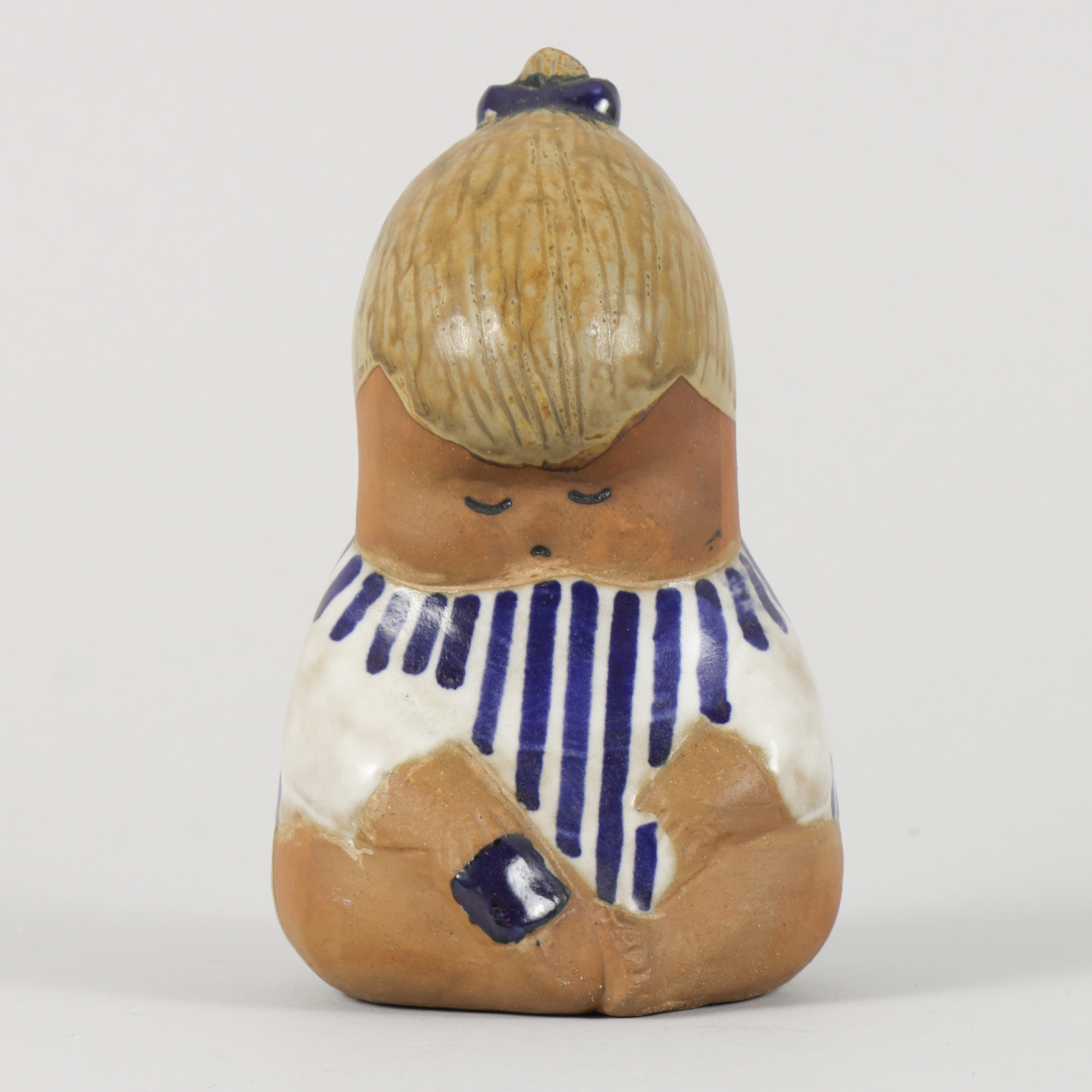 LISA LARSON. Figurin, "Johanna", ur serien Larsons ungar, stengods, Gustavsberg.