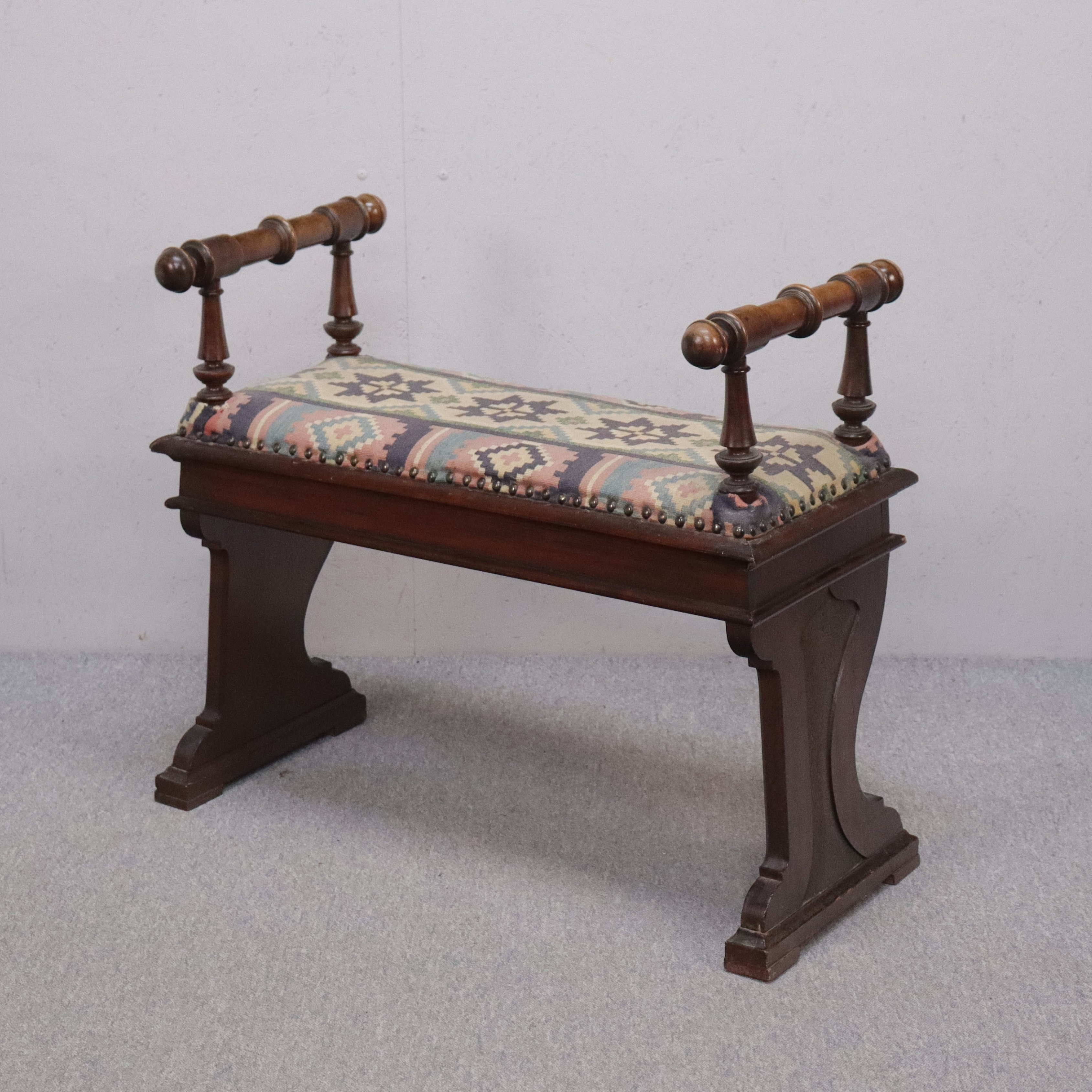 BÄNK, nyrenässans, 1800/1900-tal.