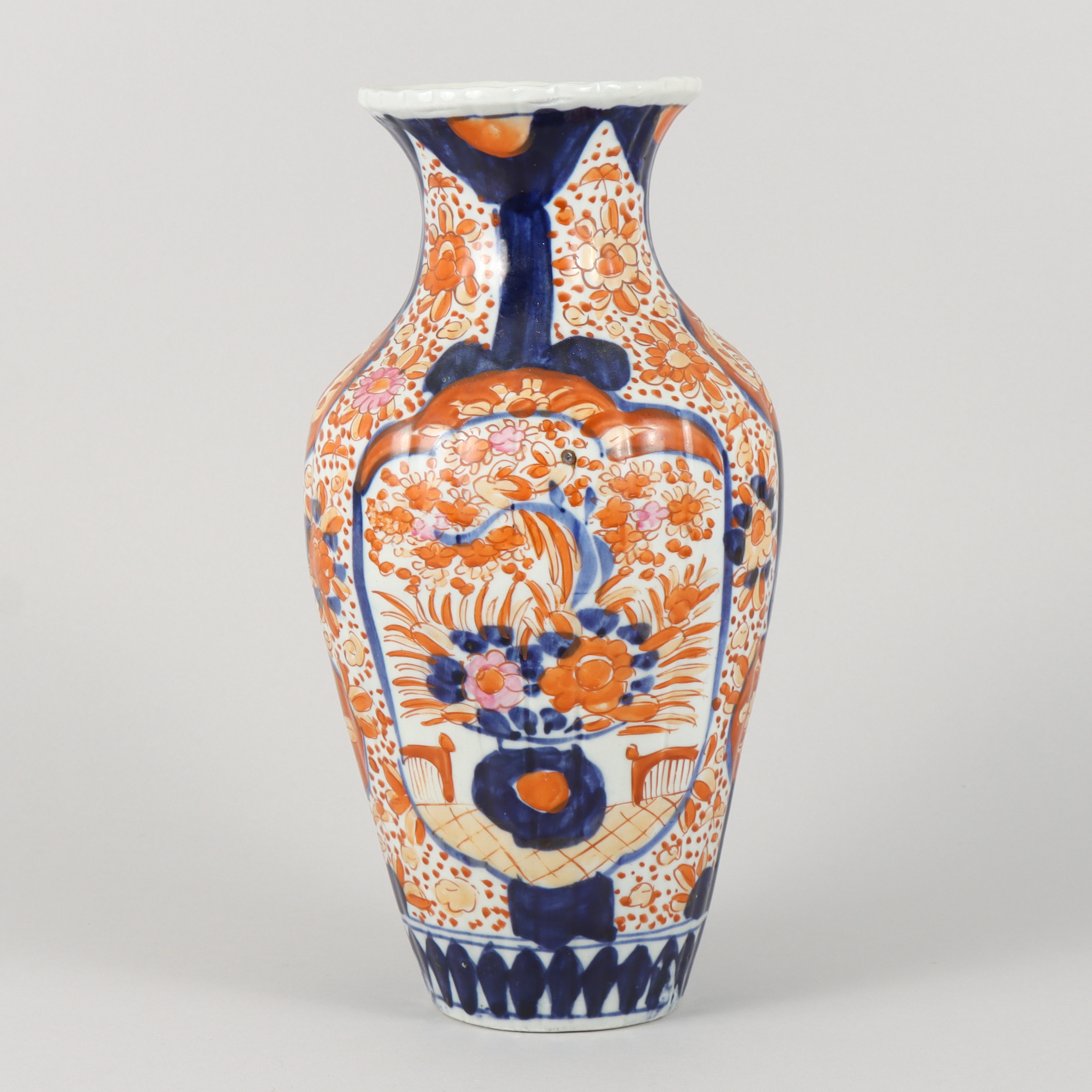 VAS porslin, Imari, Japan.