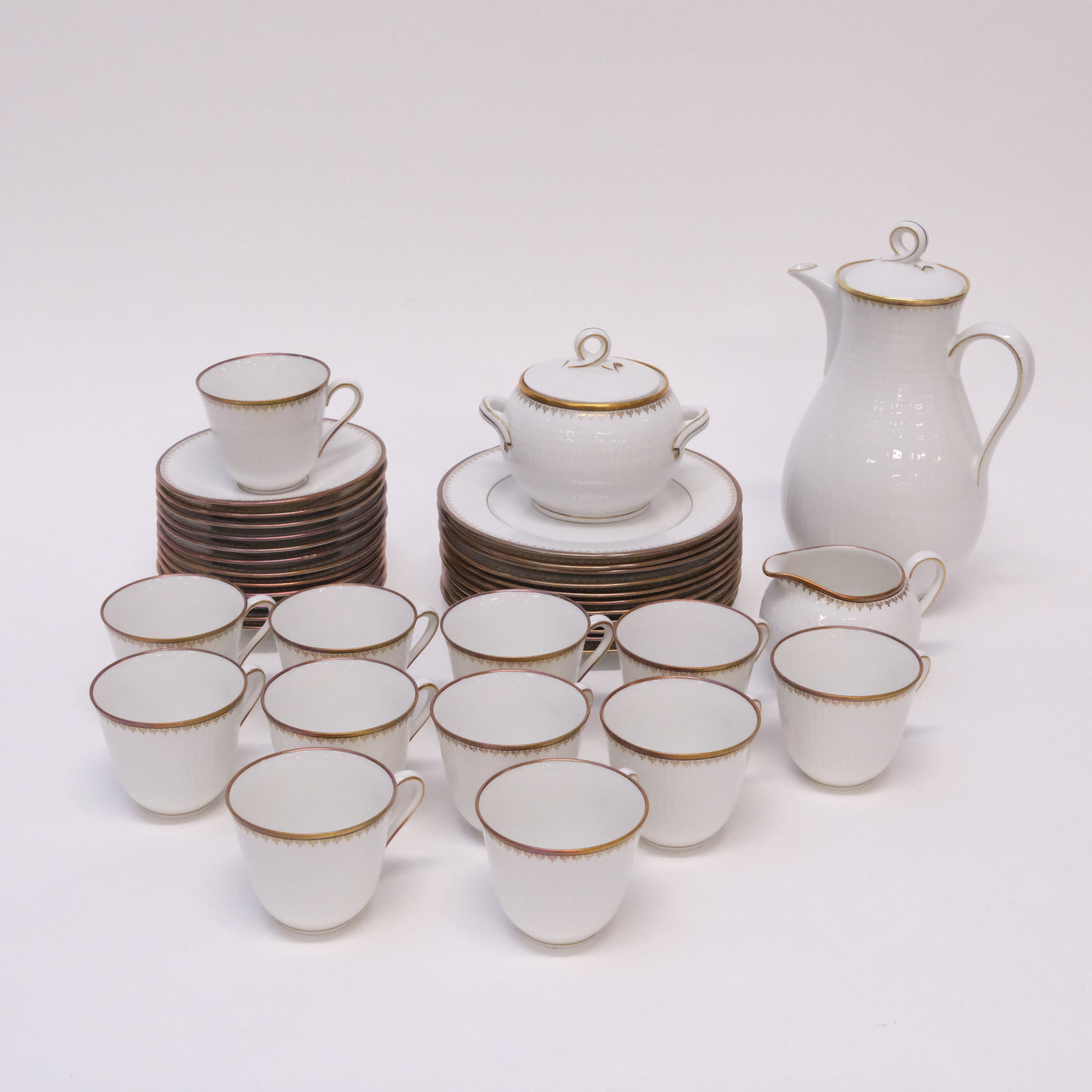 LOUISE ADELBORG. RÖRSTRAND KAFFESERVIS SWEDISH GRACE, 38 DELAR.