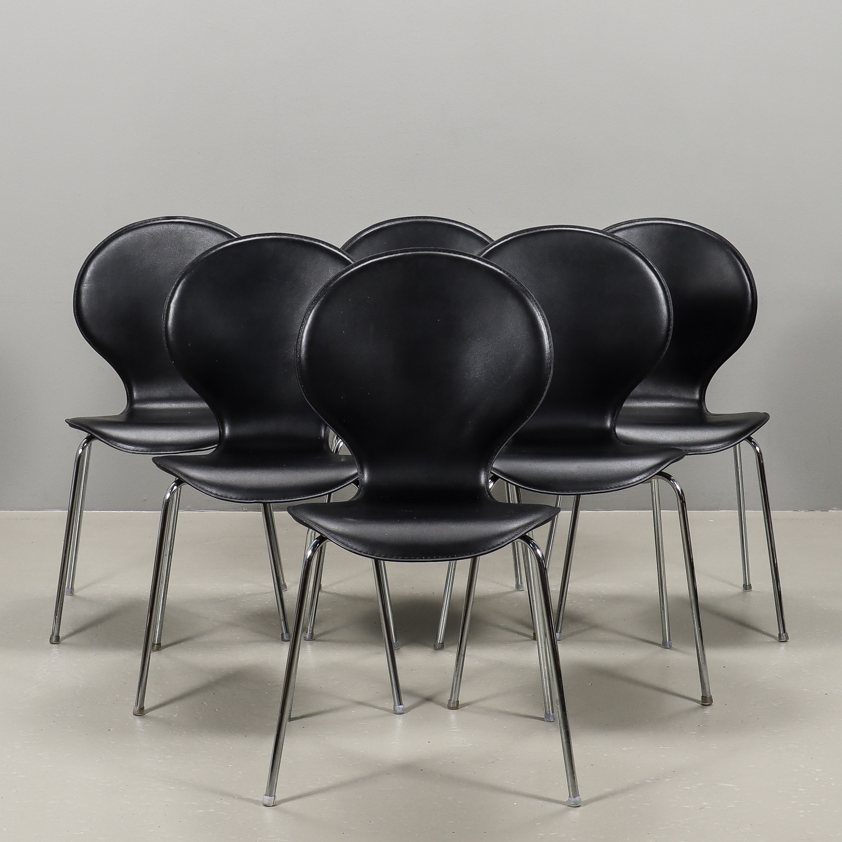 STOLAR 6 stycken, svart konstskinn, kromade stålrör, 2000-tal.