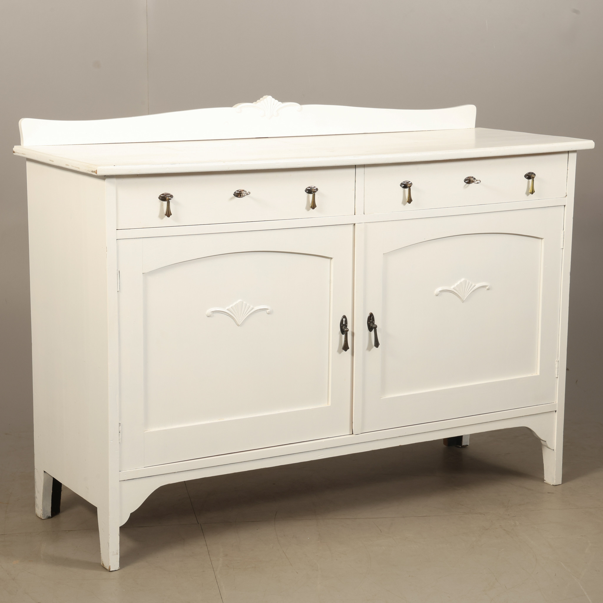 SIDEBOARD, 1900-tal.