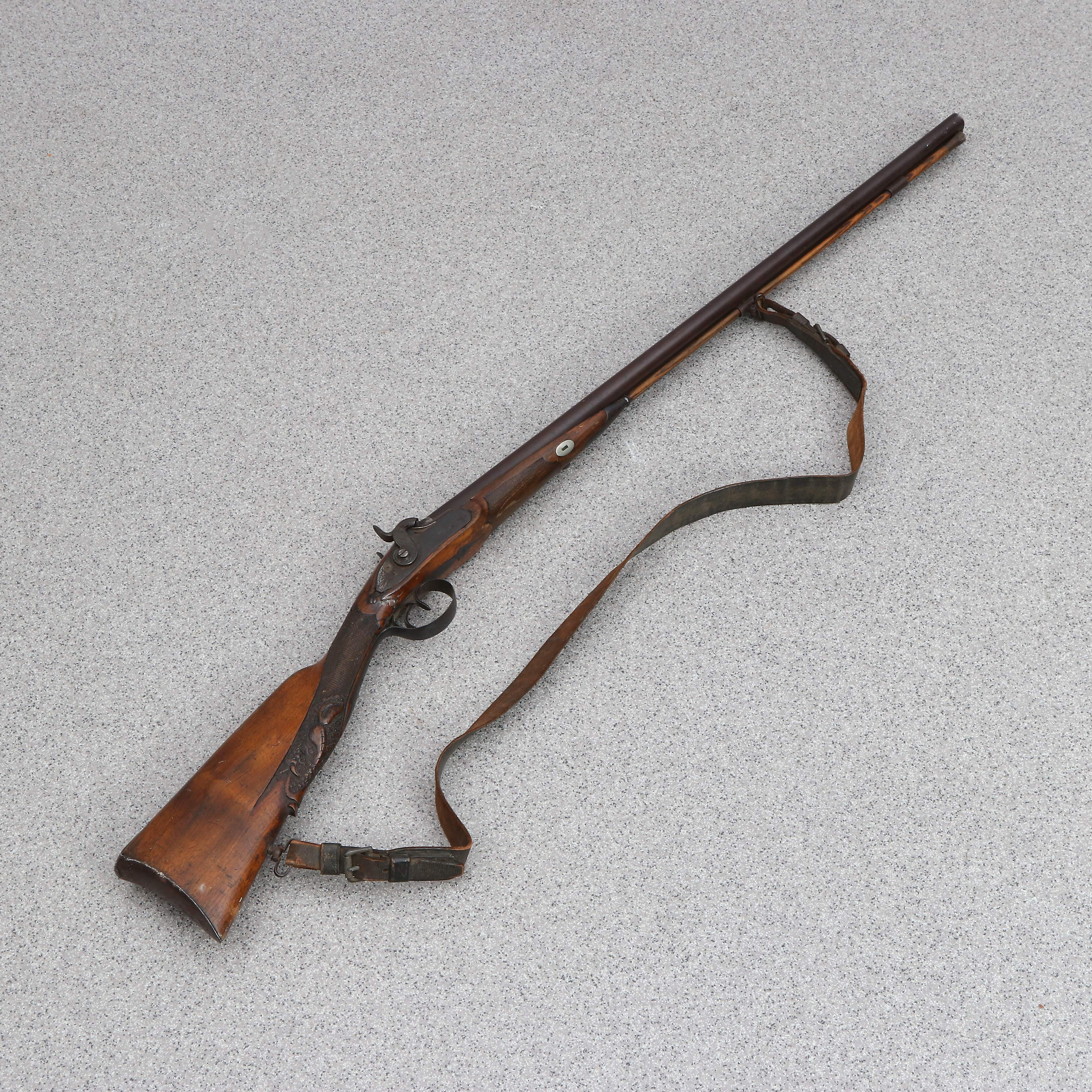 HAGELGEVÄR. Slaglåsgevär, mynningsladdat, för svartkrut. 1800-tal.