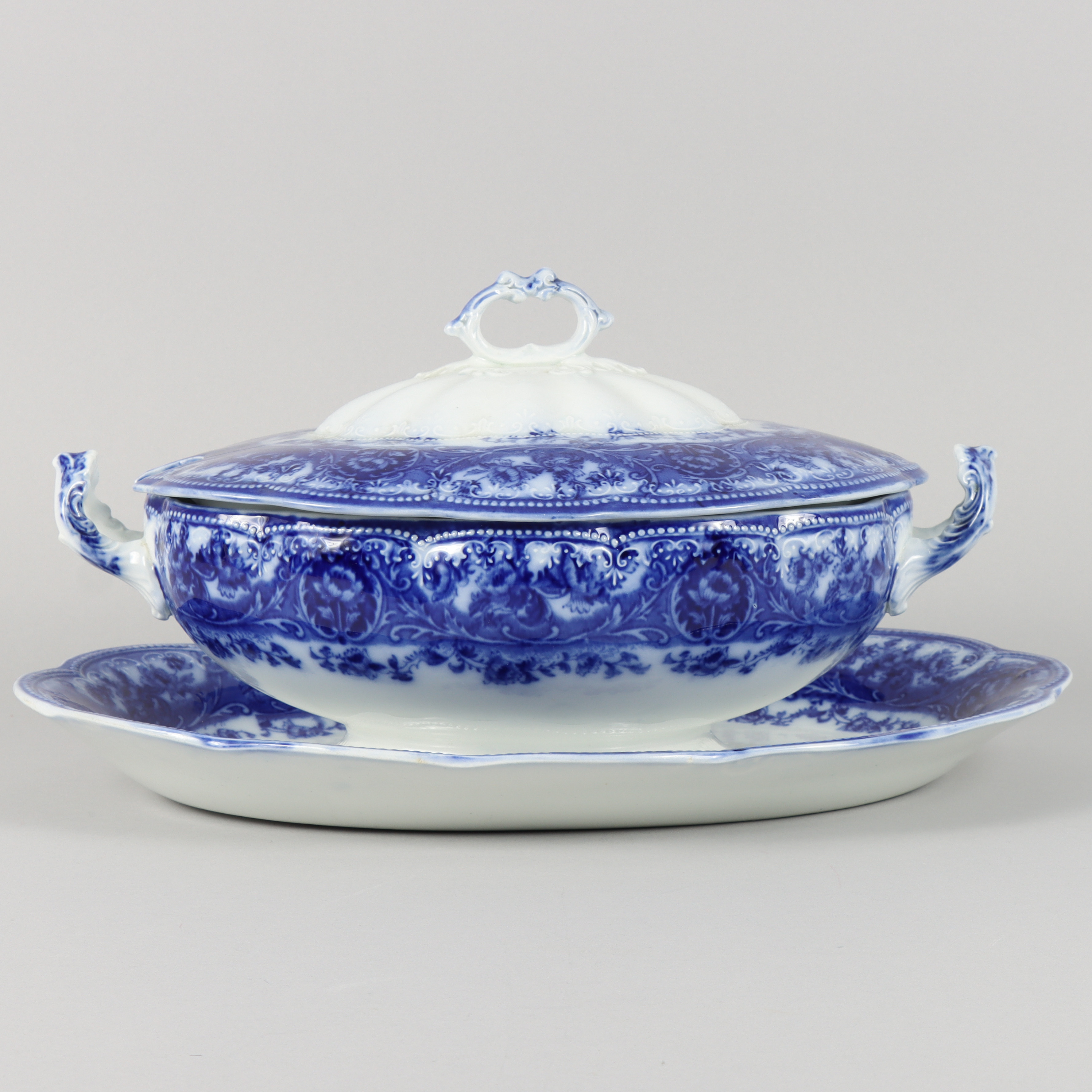 TERRIN med fat, porslin, Wedgwood, Atalanta.