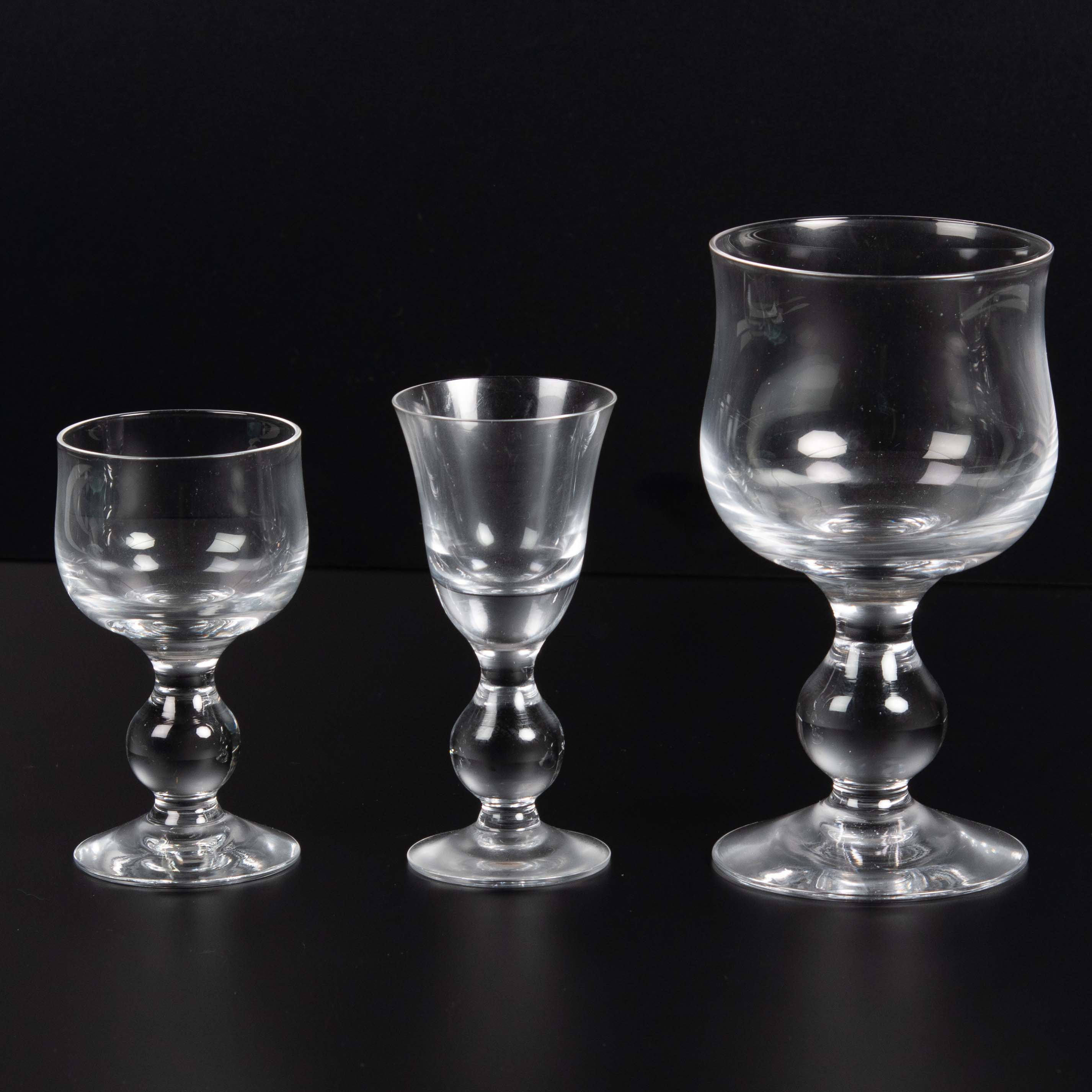 ERIK HÖGLUND. Kosta Boda "H 40" 31 delar glas.
