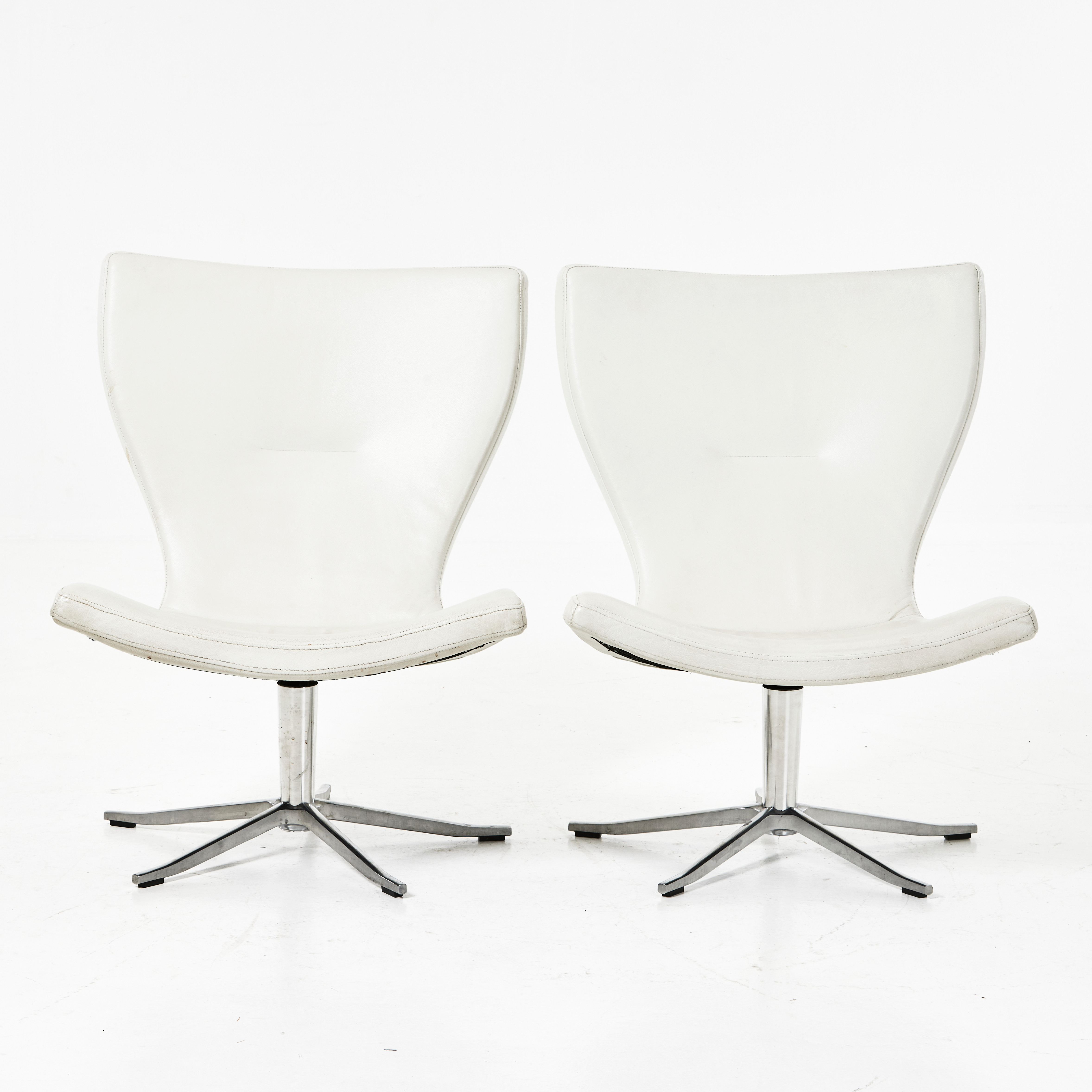 JAN EKSTRÖM. Fåtöljer, 1 par, "Gyro", fot i aluminium, märkta undertill, Conform.