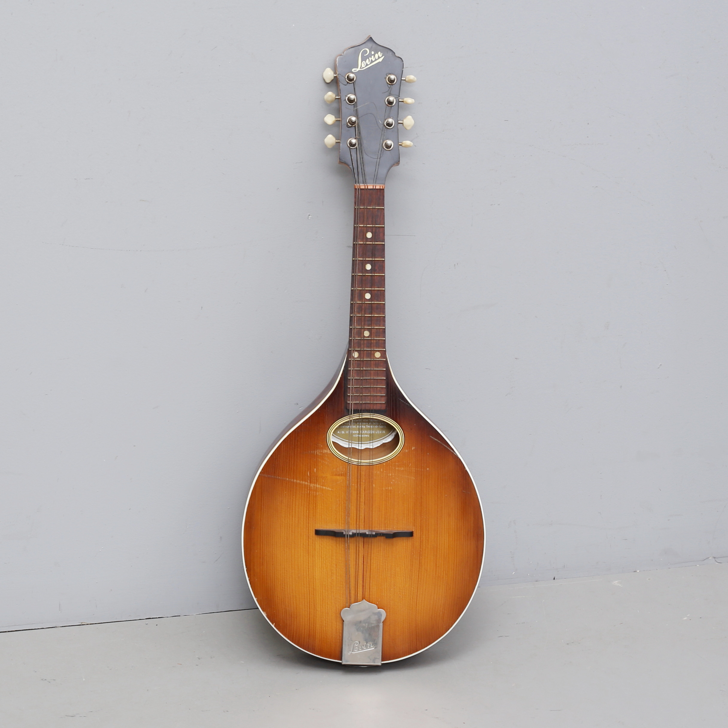 MANDOLIN, Herman Carlson Levin, 1951.